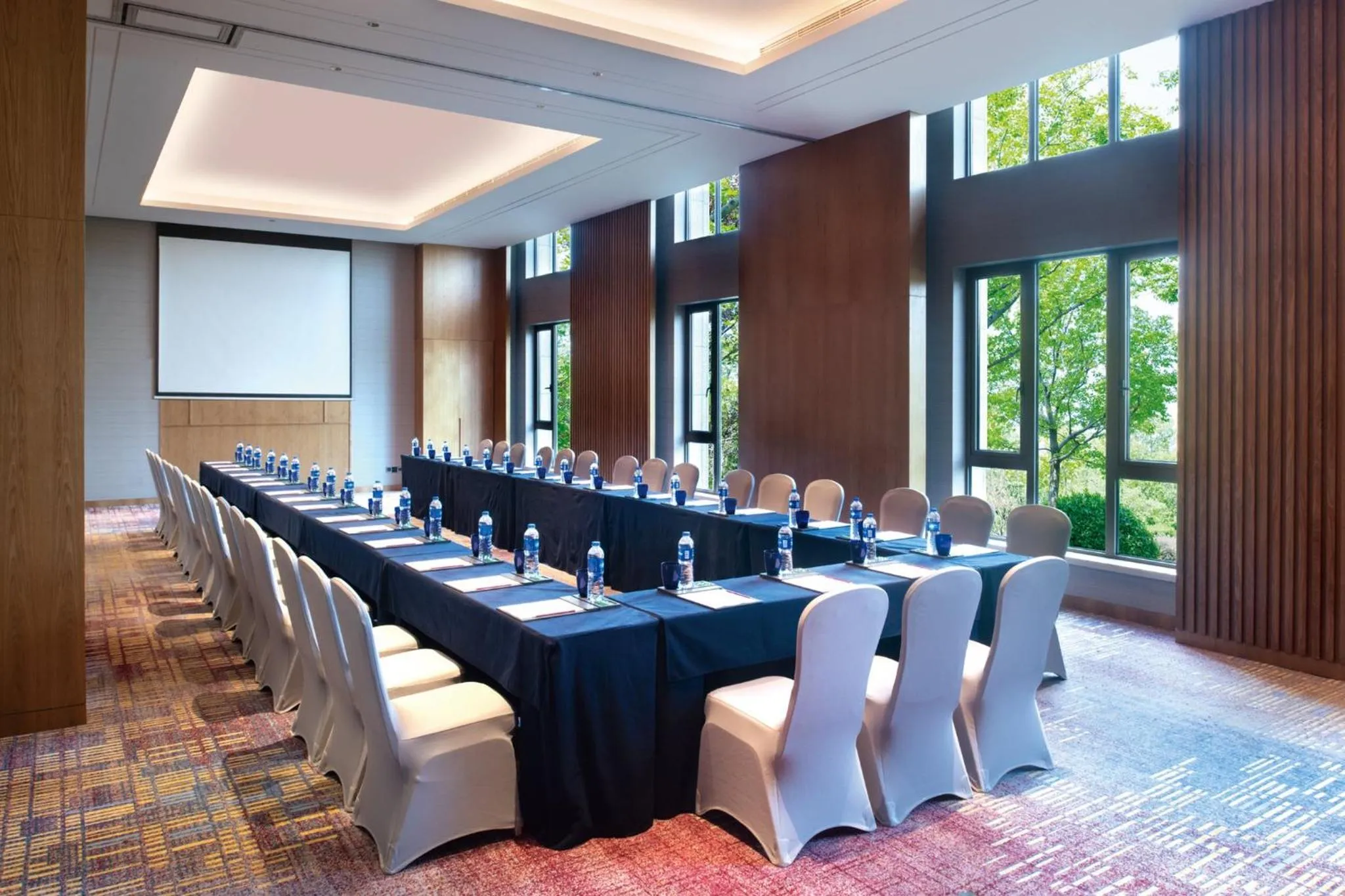 Meeting/conference room in Crowne Plaza Huzhou by IHG