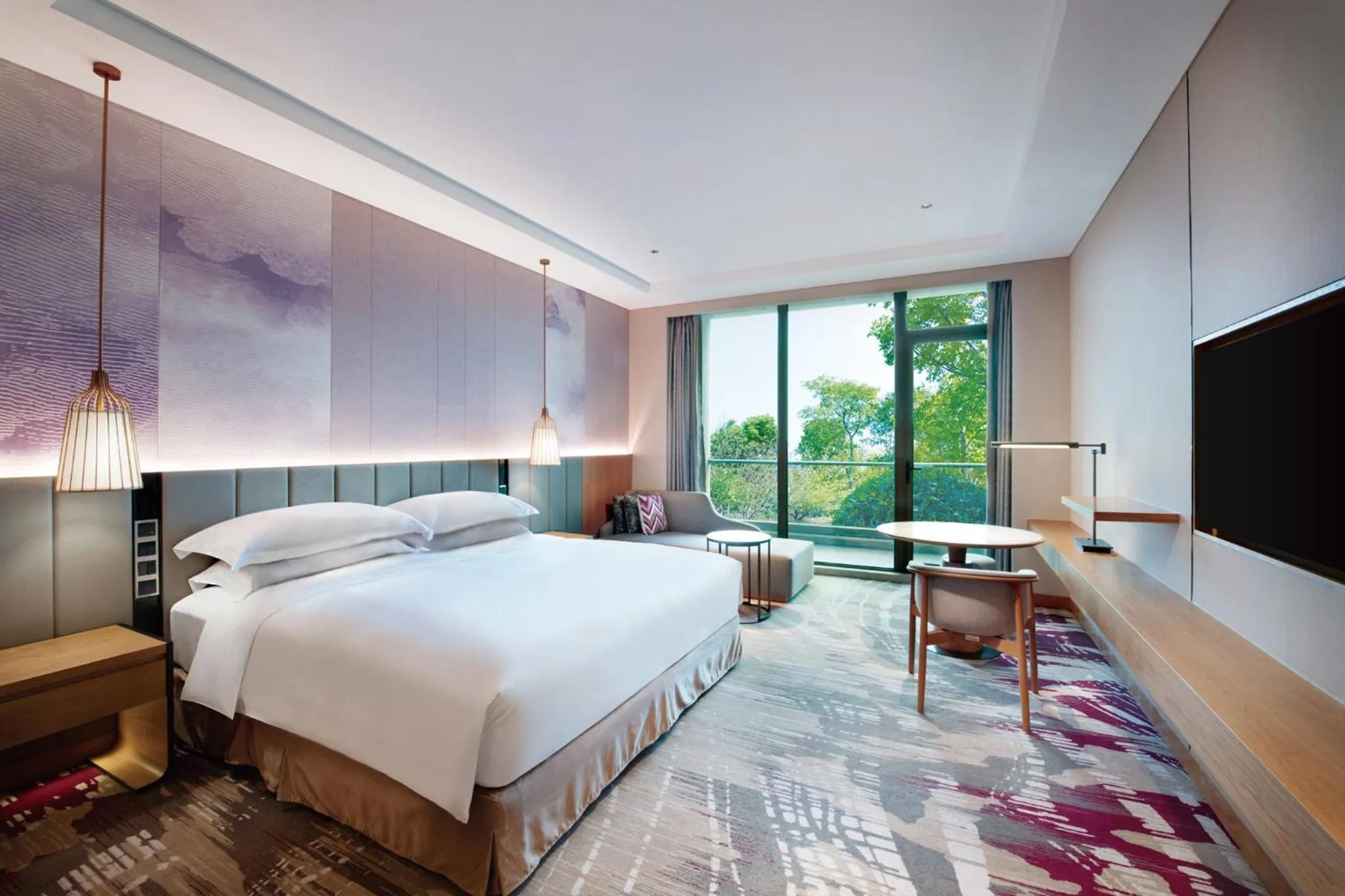 Photo of the whole room, Bed in Crowne Plaza Huzhou by IHG