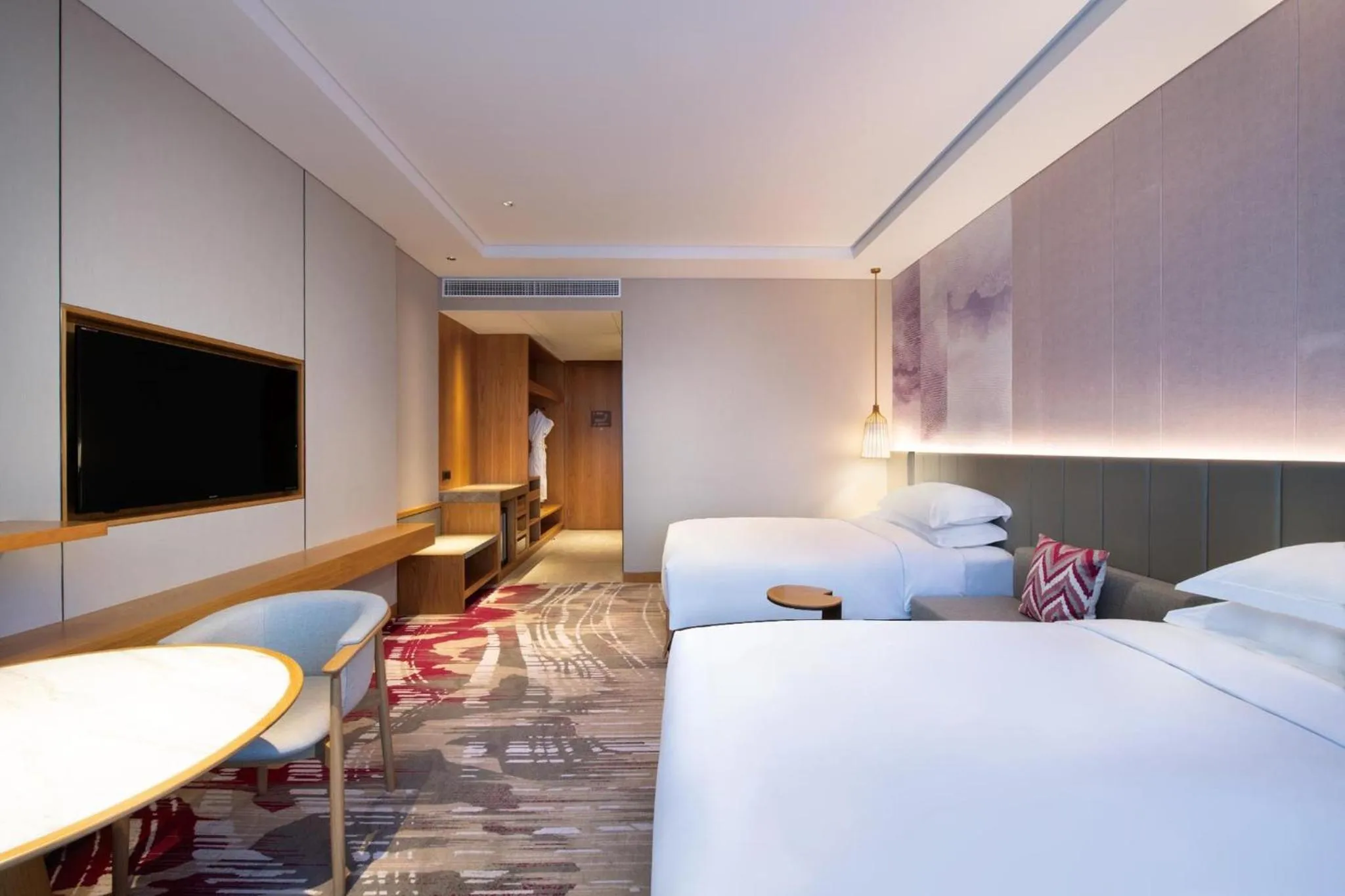 Photo of the whole room, Bed in Crowne Plaza Huzhou by IHG