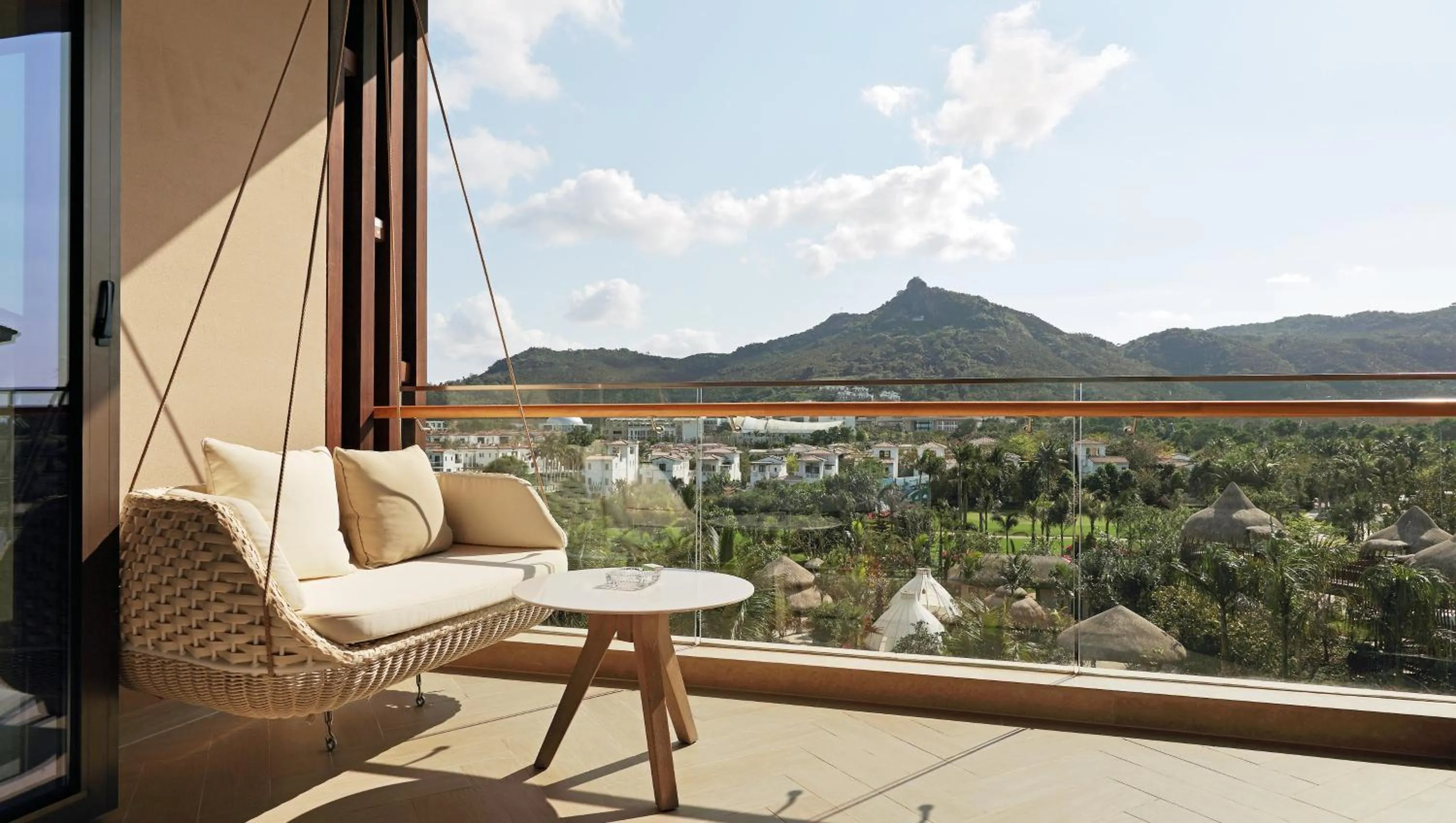 Photo of the whole room in Holiday Inn Resort Qionghai Guantang by IHG