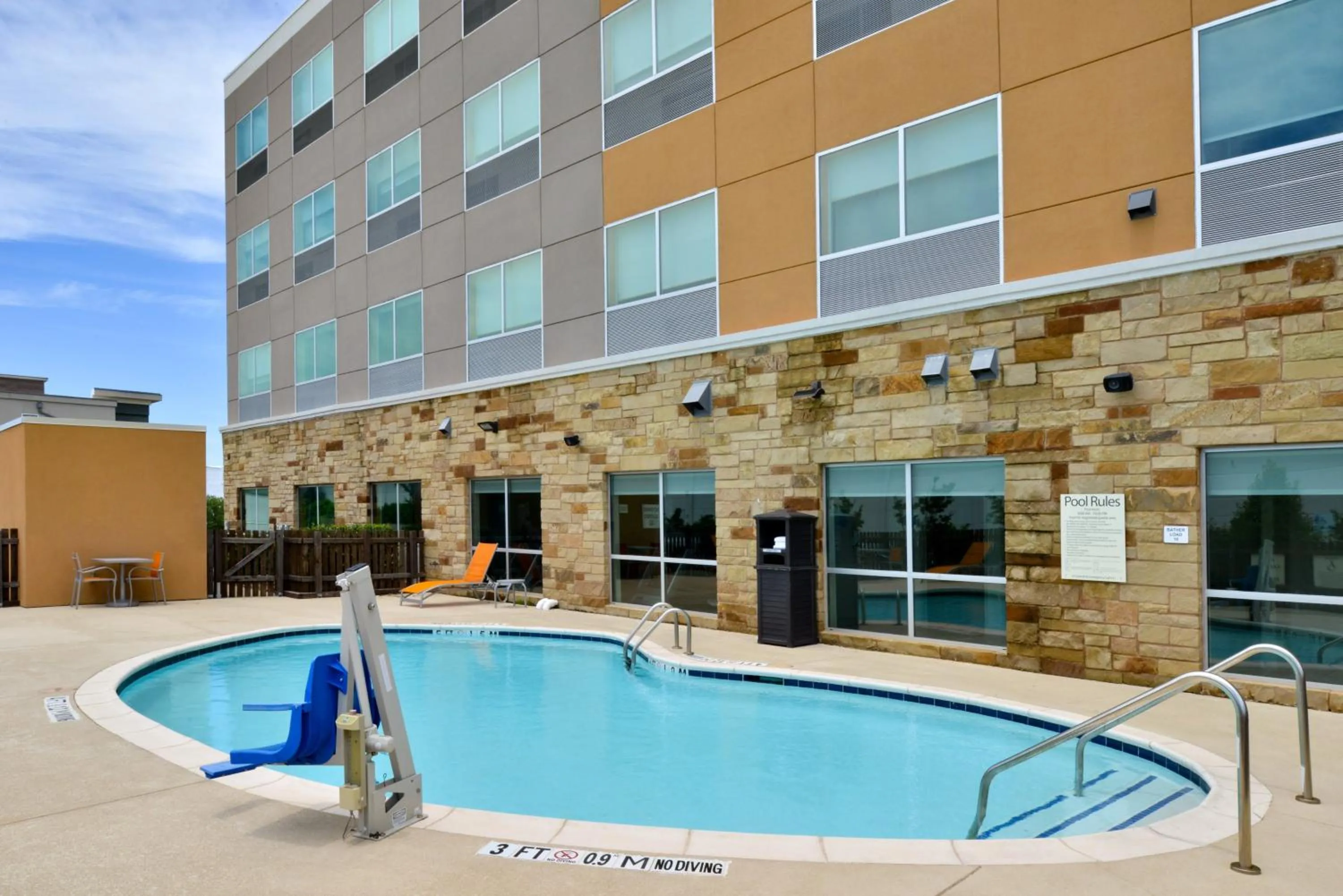 Swimming pool in Holiday Inn Express & Suites - Wylie West by IHG