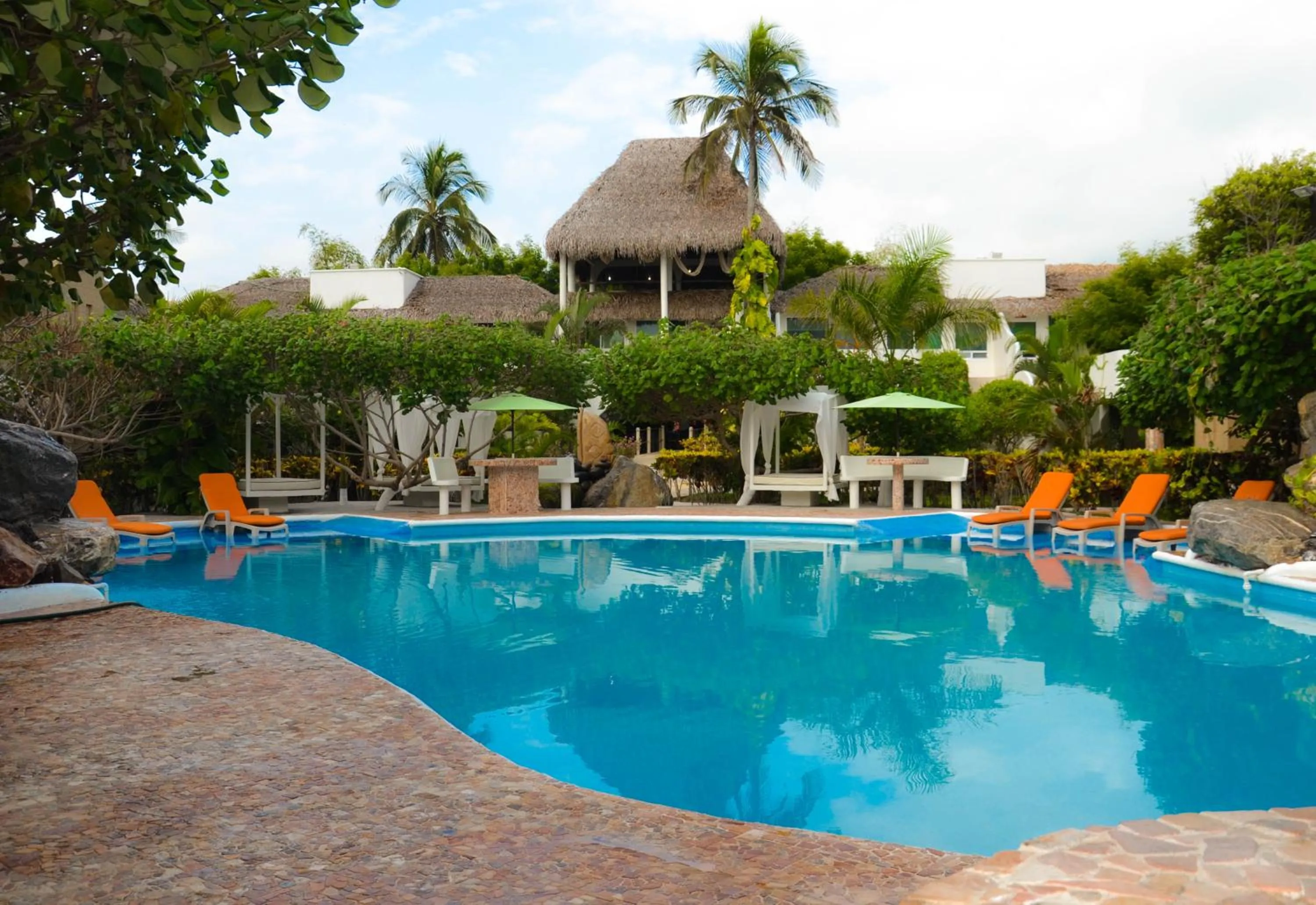 Swimming pool in Bon Jesus Hotel