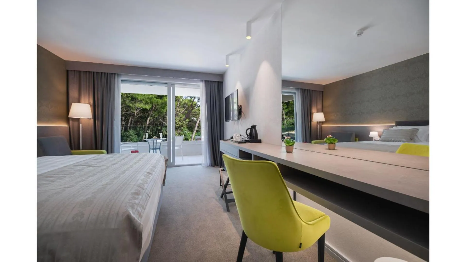 Bed in Boutique Hotel Mirjam