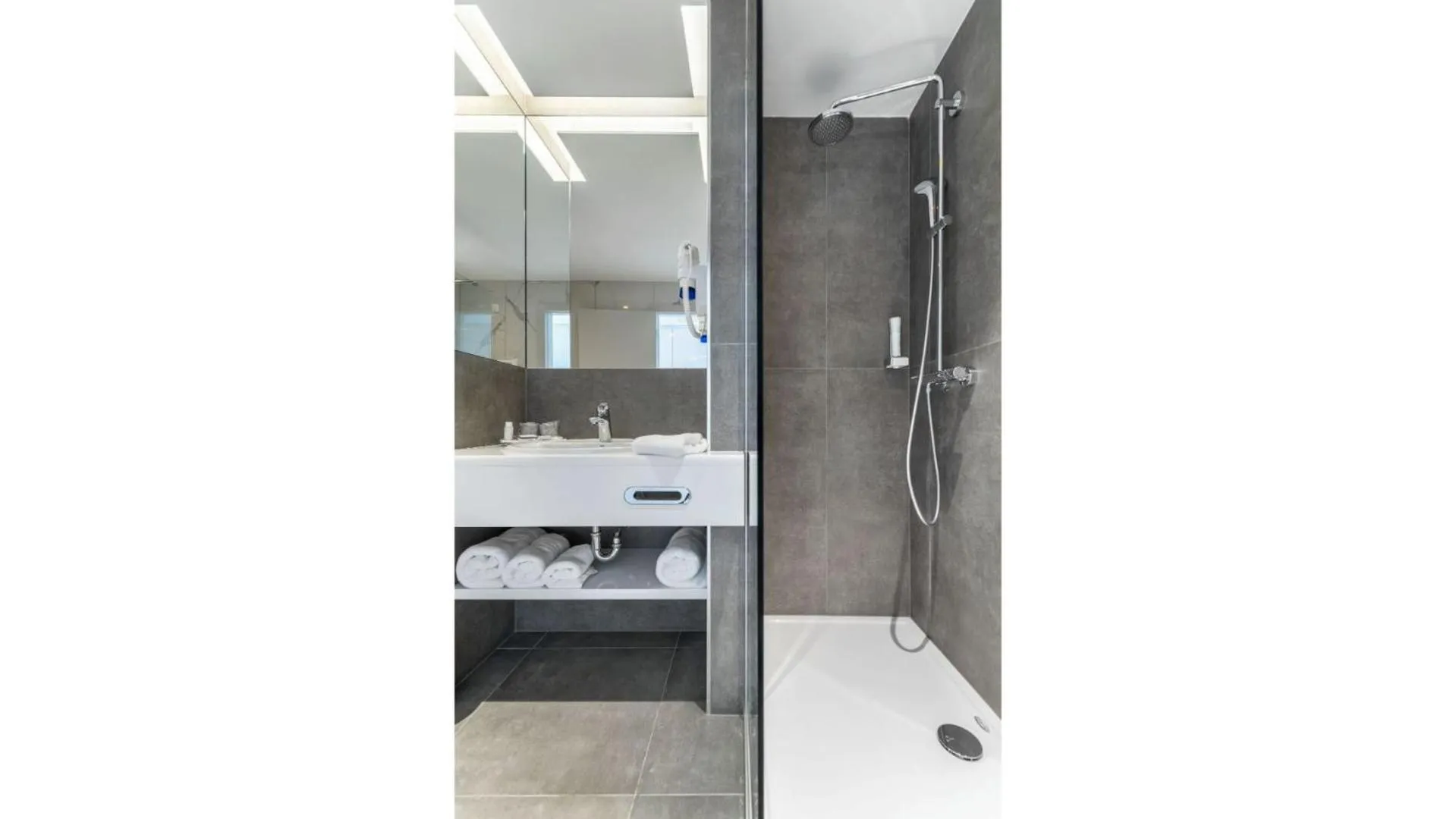 Shower in Boutique Hotel Mirjam