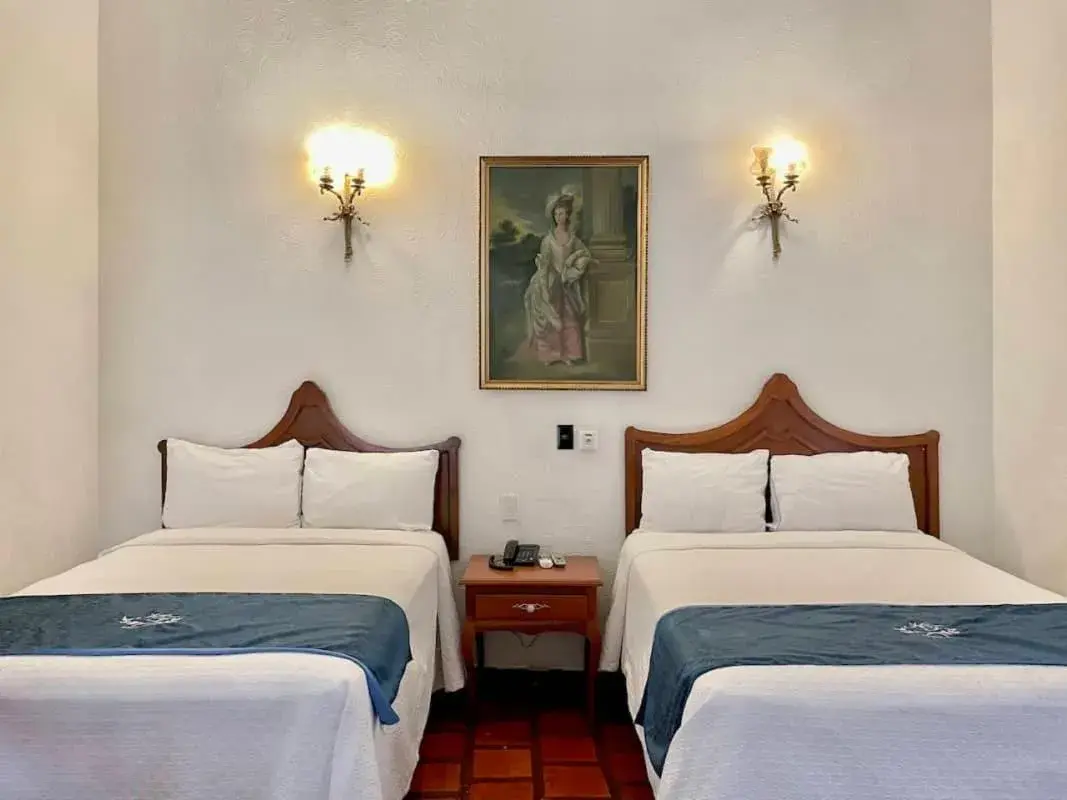 Deluxe Queen Suite in Hotel Frances Deluxe Queen Suite in Hotel Frances