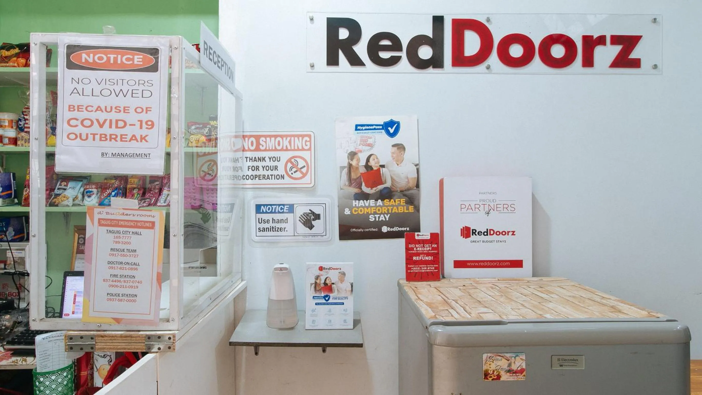 Lobby or reception in RedDoorz at DBuilders Rooms Ph2 Taguig