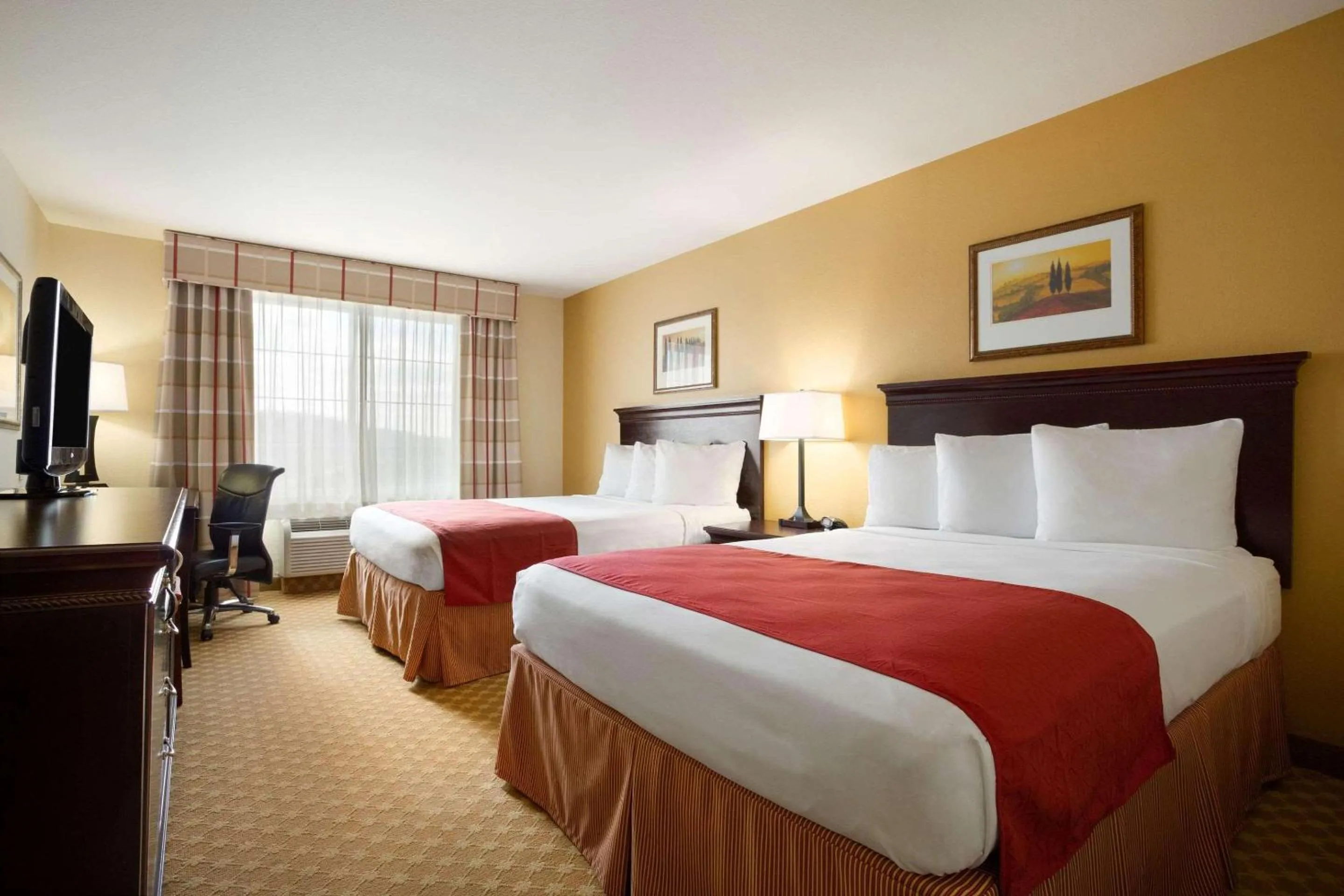 Bedroom, Bed in Country Inn & Suites by Radisson, Washington at Meadowlands, PA