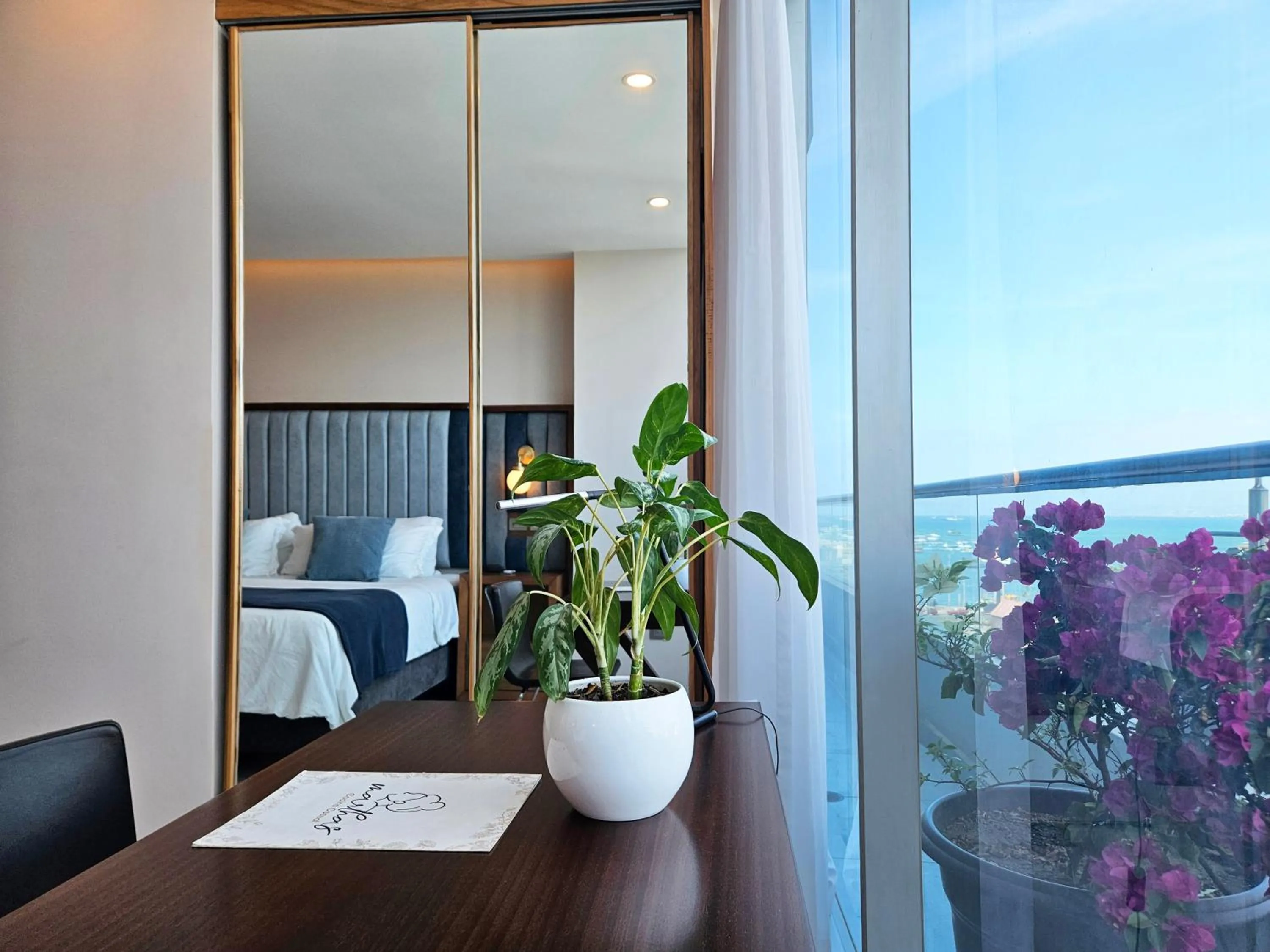 Seating area in Hotel Perla Spondylus