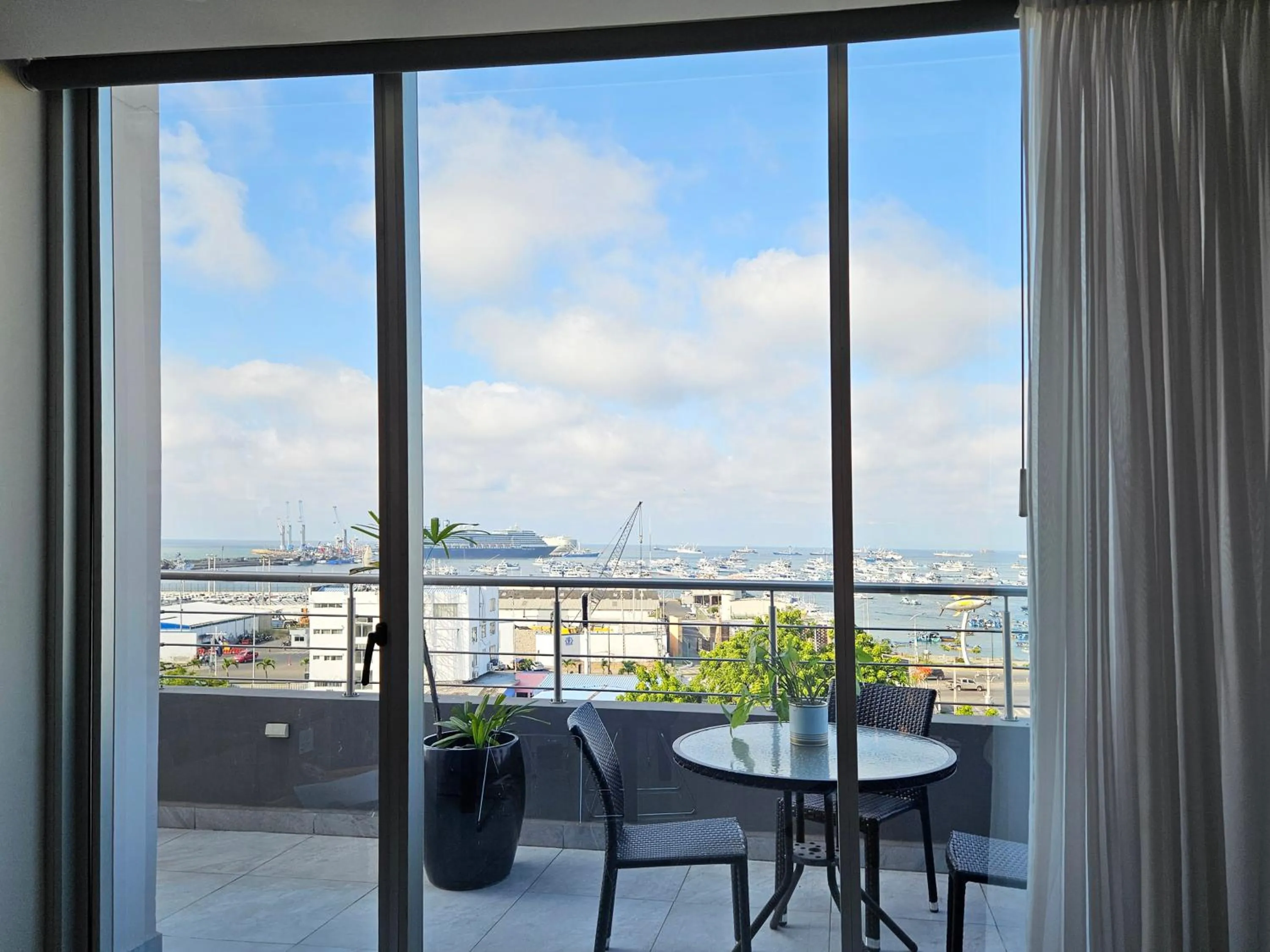 Day in Hotel Perla Spondylus