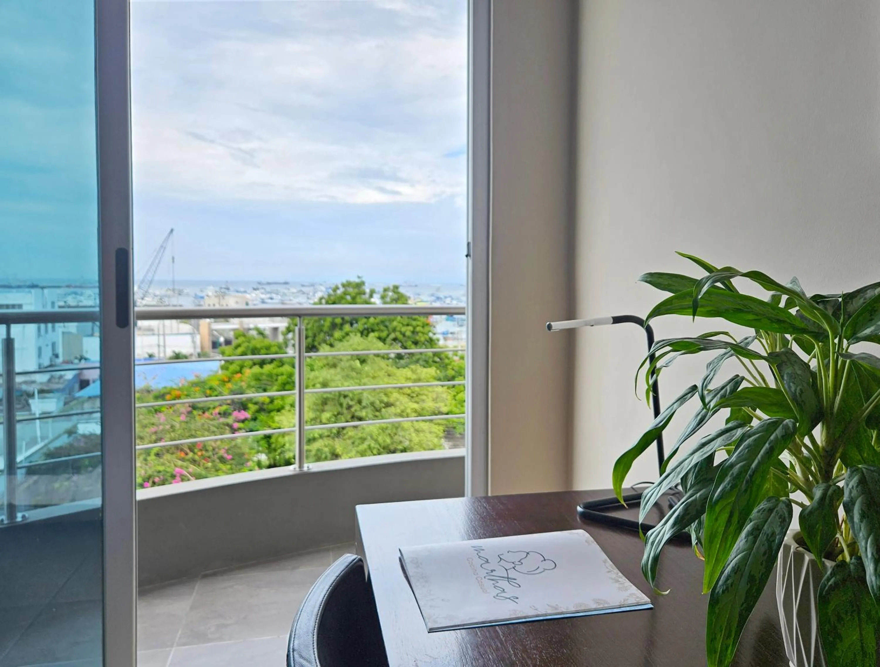 Day in Hotel Perla Spondylus