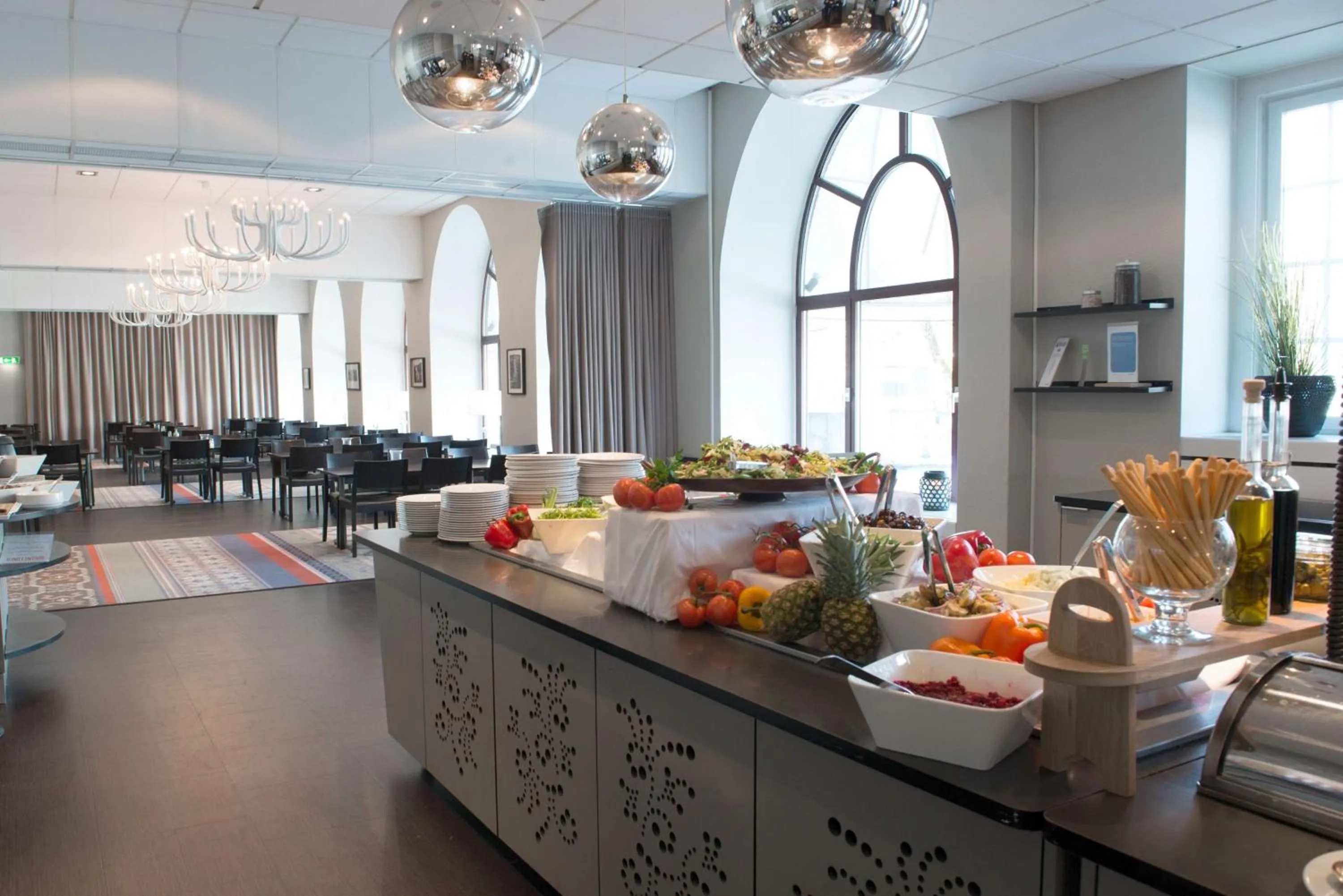 Restaurant/places to eat in Scandic Swania