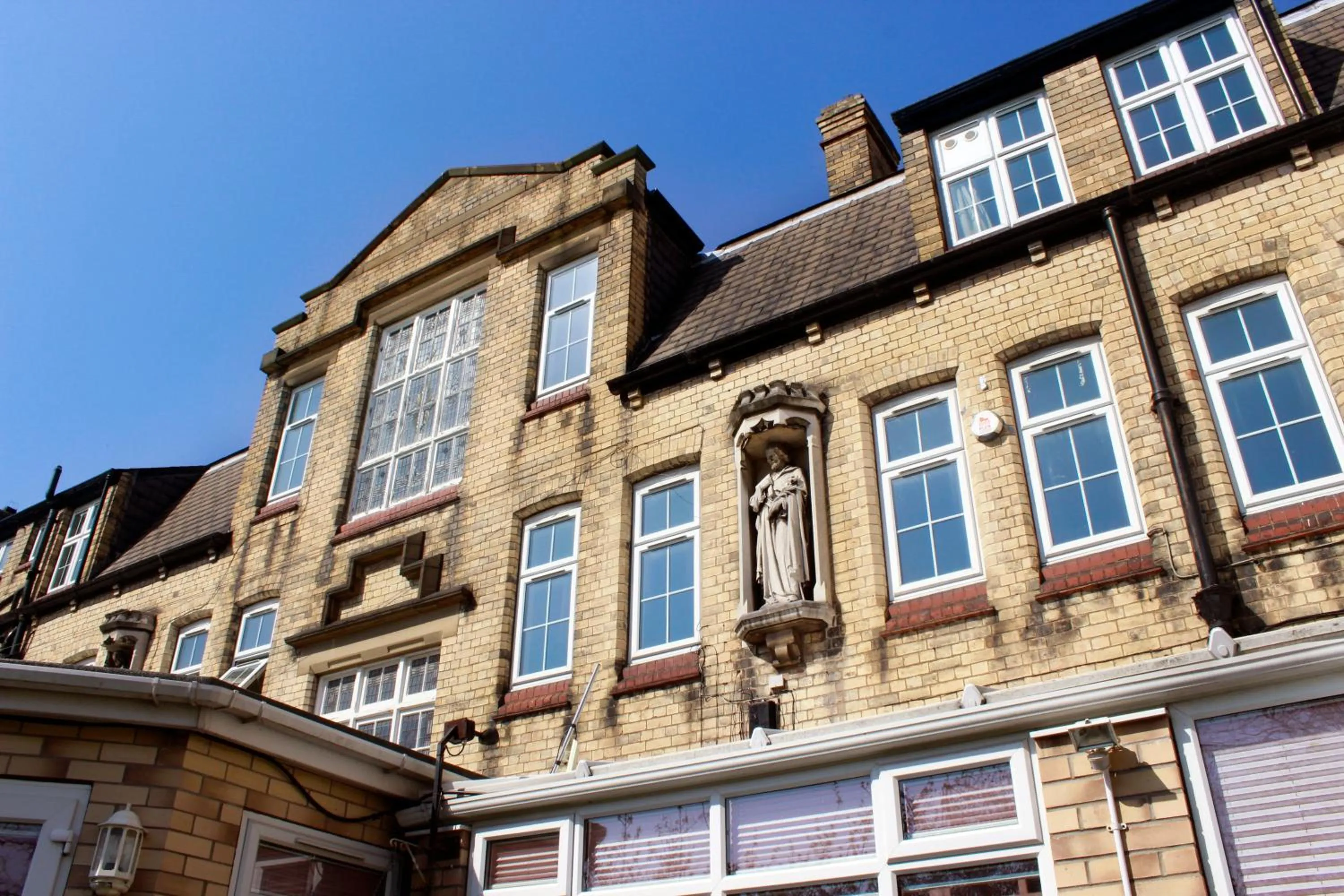 Property building in Endsleigh Park Hotel