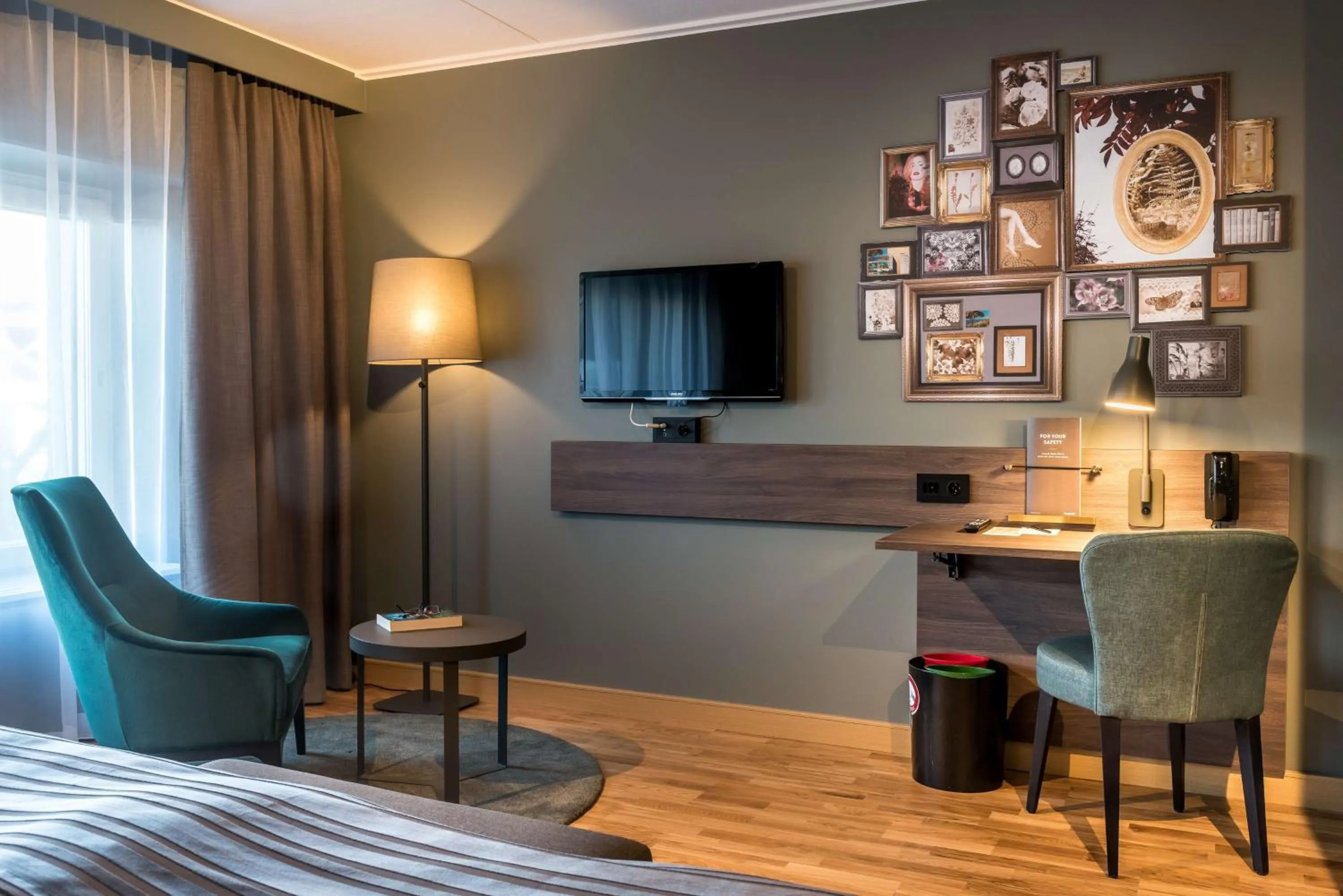 Photo of the whole room in Scandic Infra City