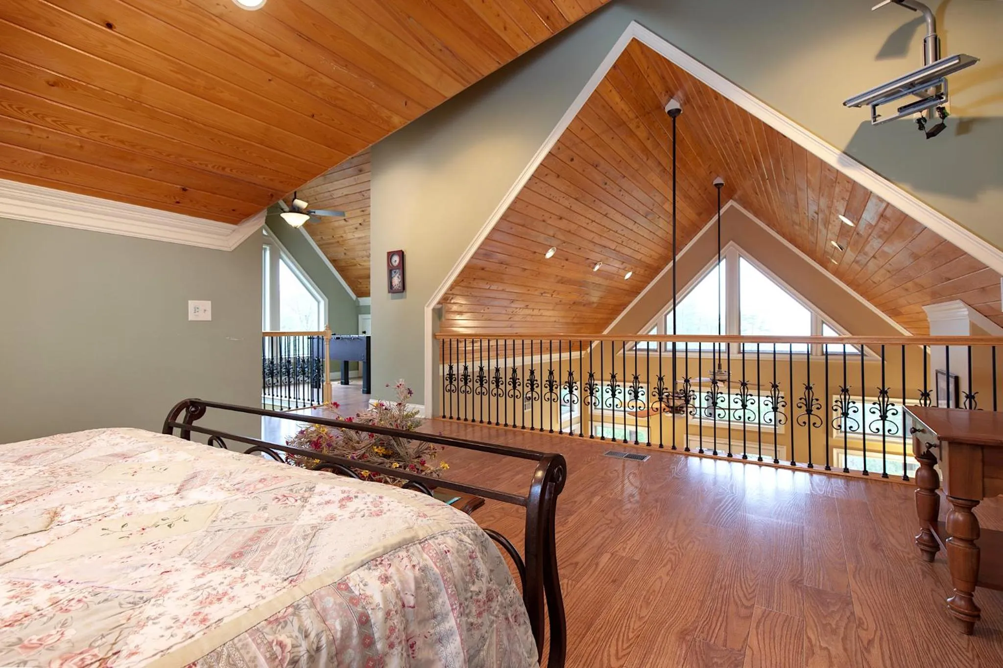 Property building, Bed in Cajun Spice