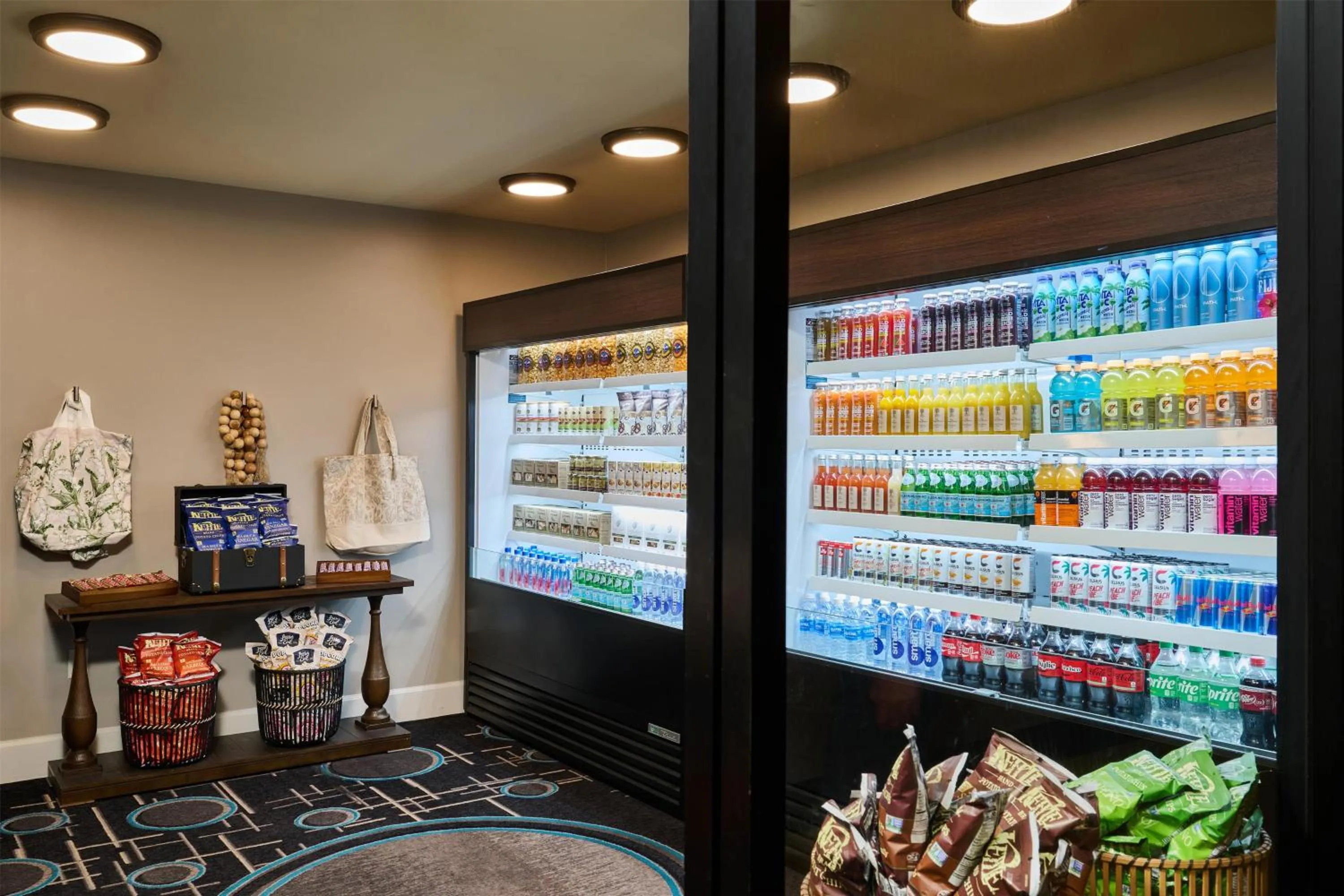 On-site shops in Juniper Hotel Cupertino, Curio Collection by Hilton