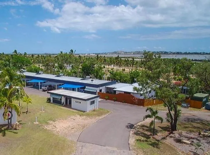 Property building in Birch Motel Bowen Previously Known as Bowen Arrow Motel