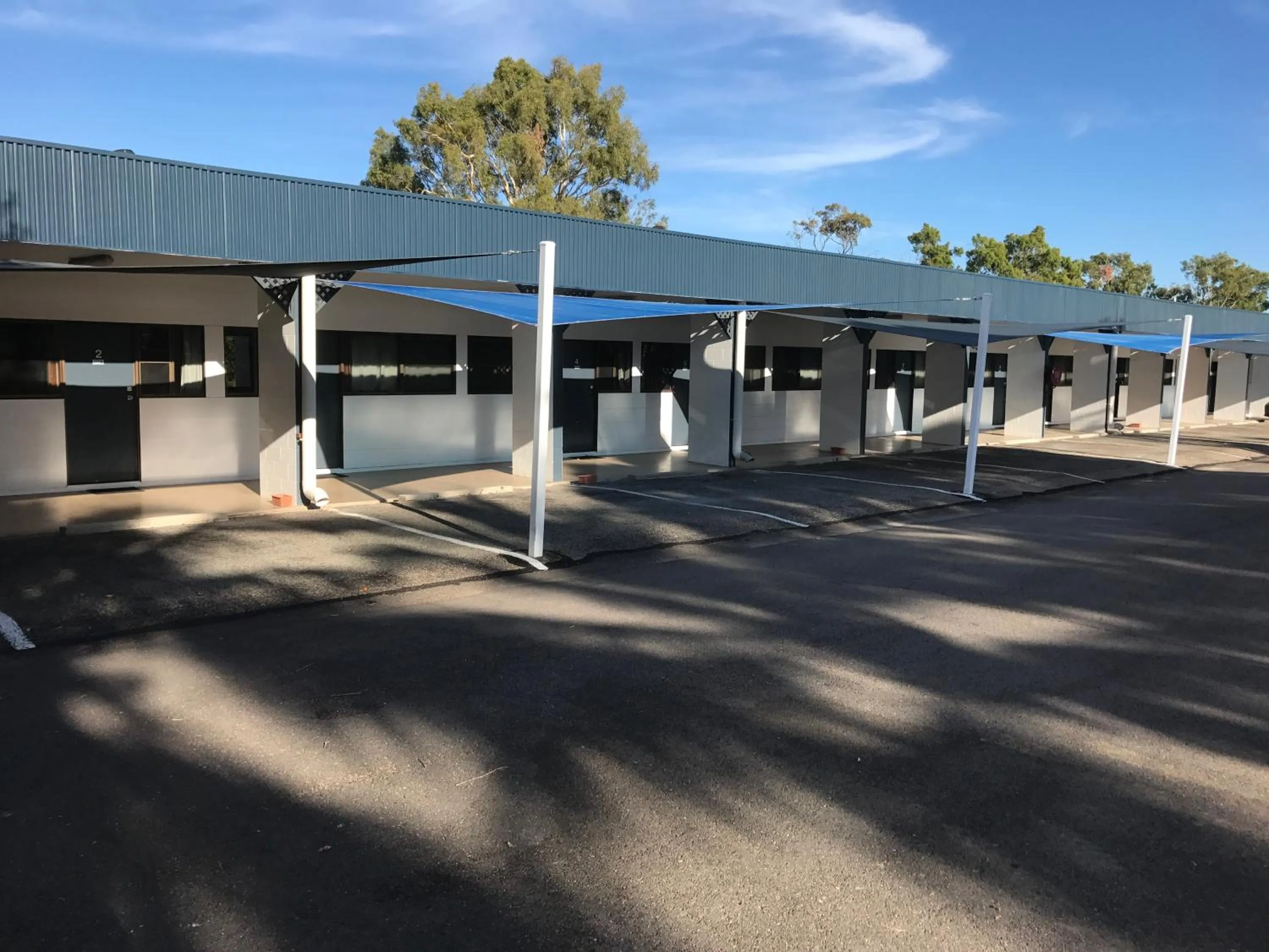Property building in Birch Motel Bowen Previously Known as Bowen Arrow Motel