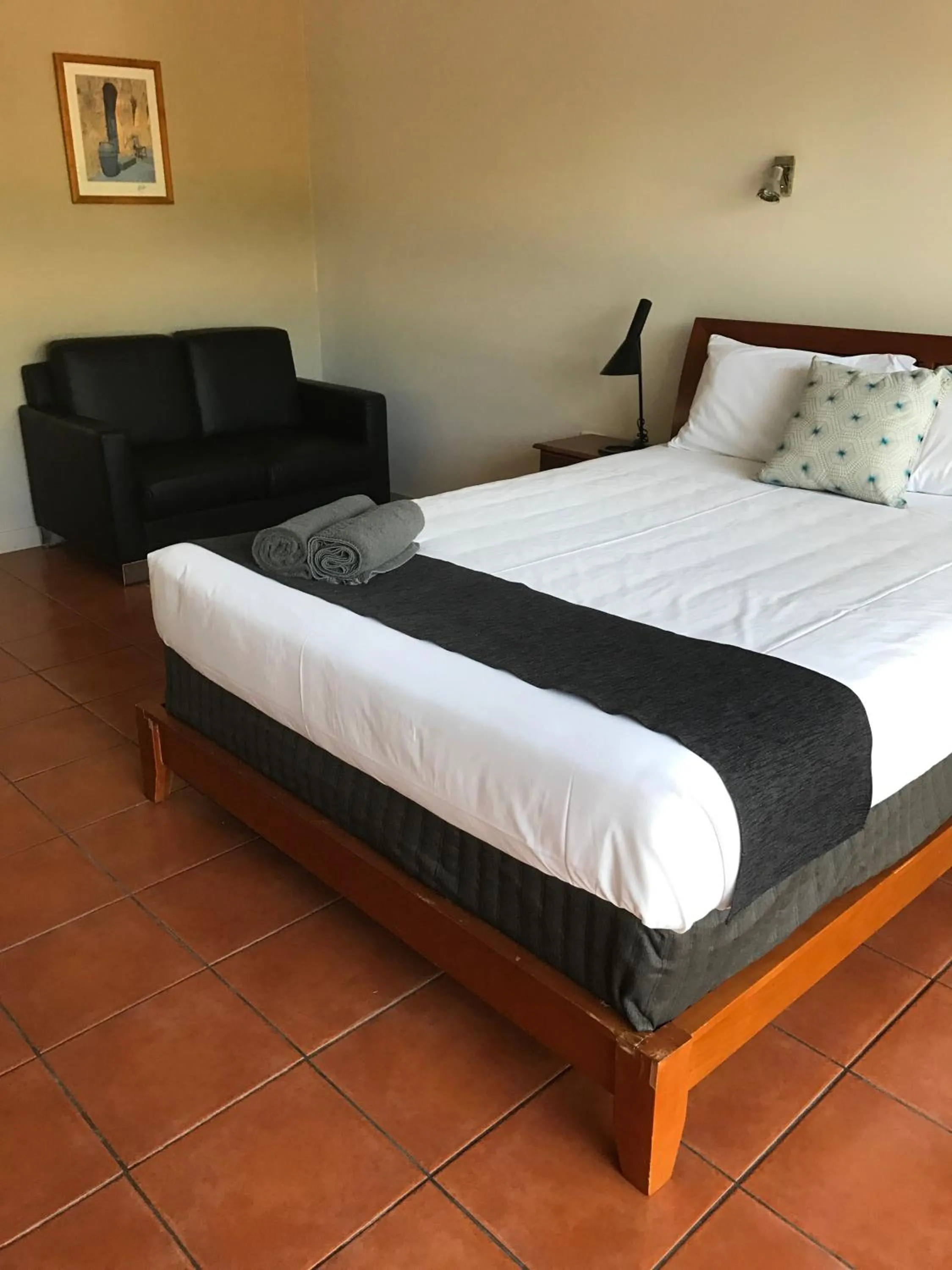 Bed in Birch Motel Bowen Previously Known as Bowen Arrow Motel