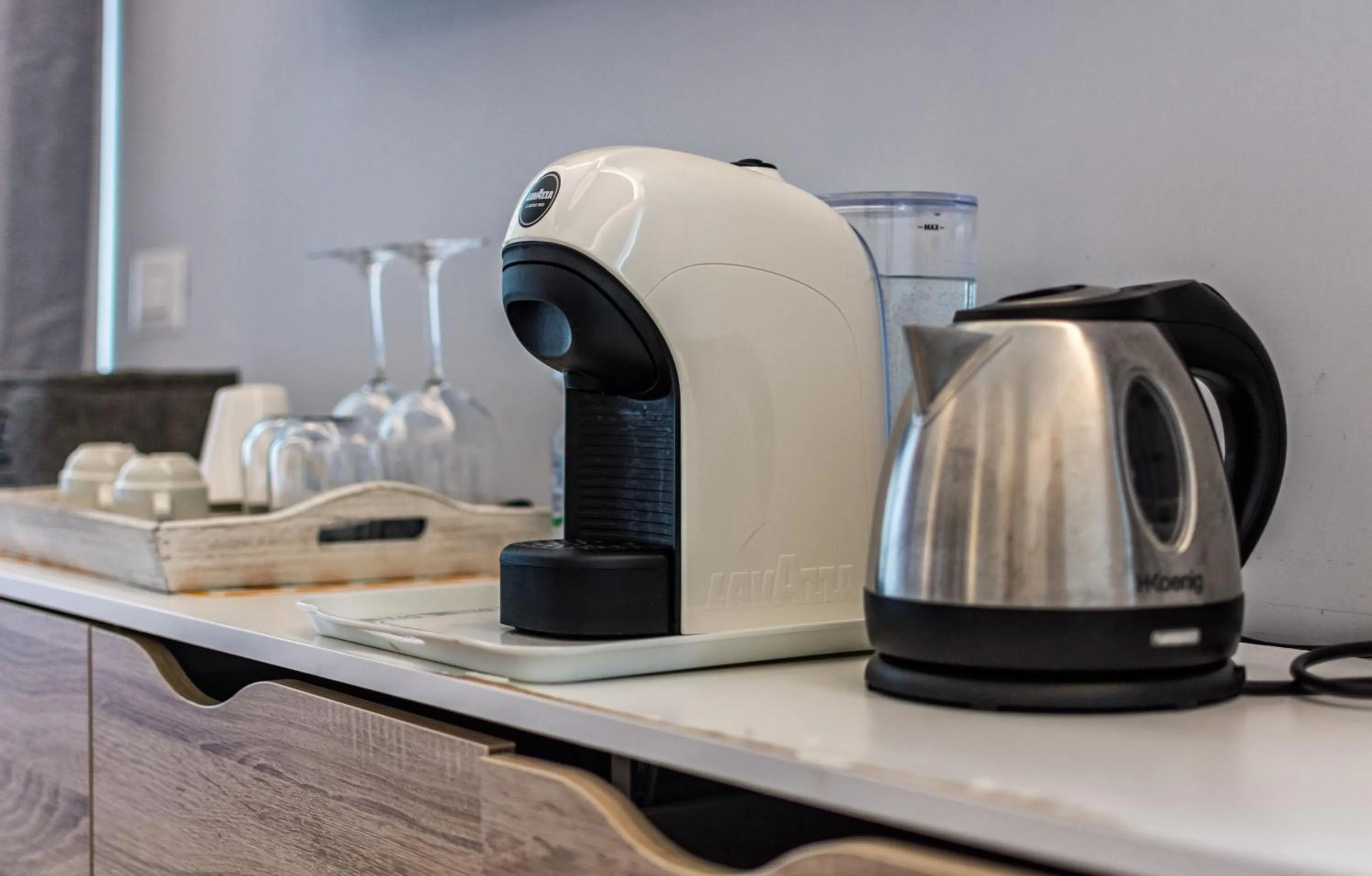 Coffee/tea facilities in President Gardens