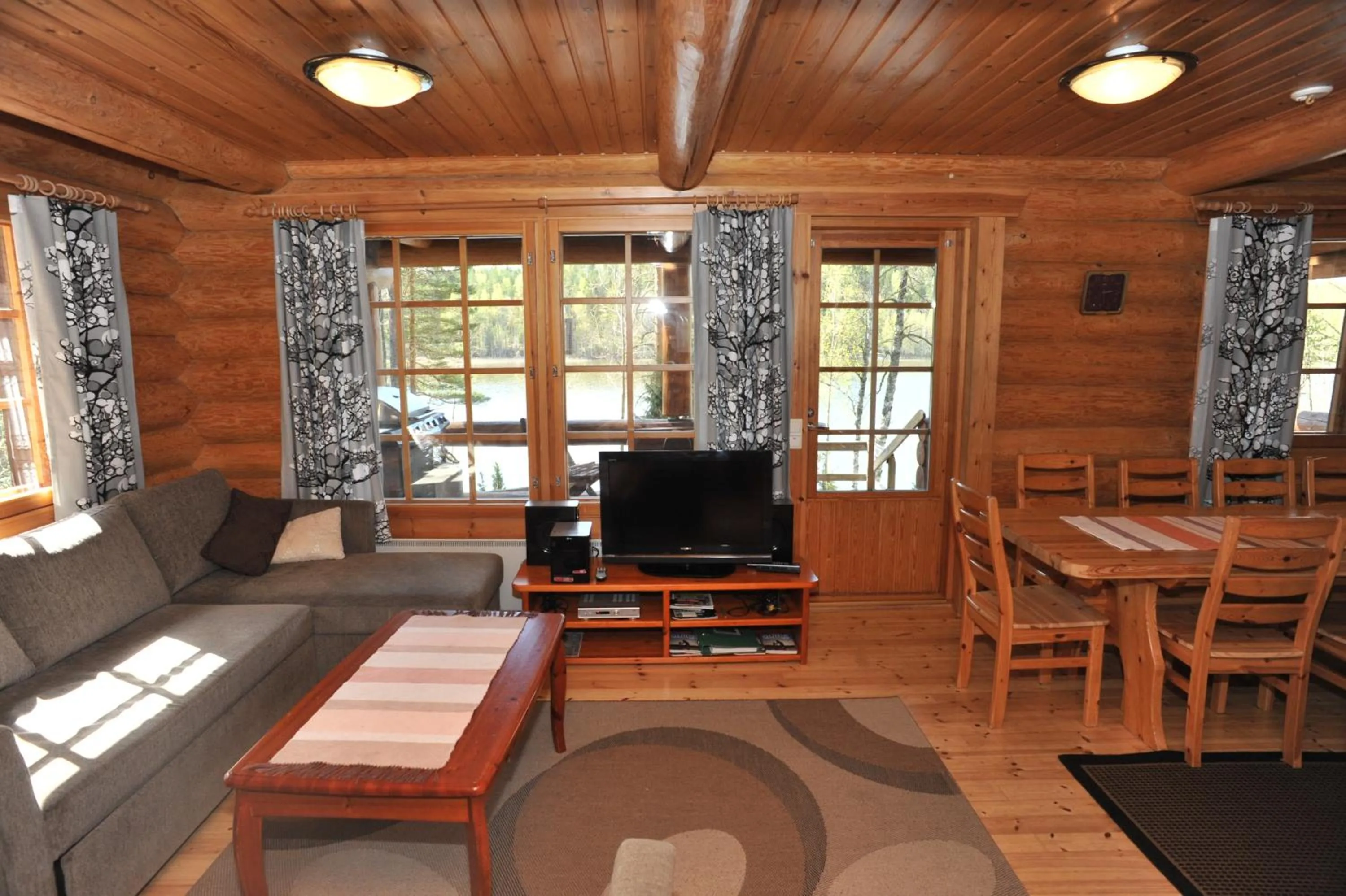 Living room in Yli-Kaitala Holiday Resort Tuuliviiri