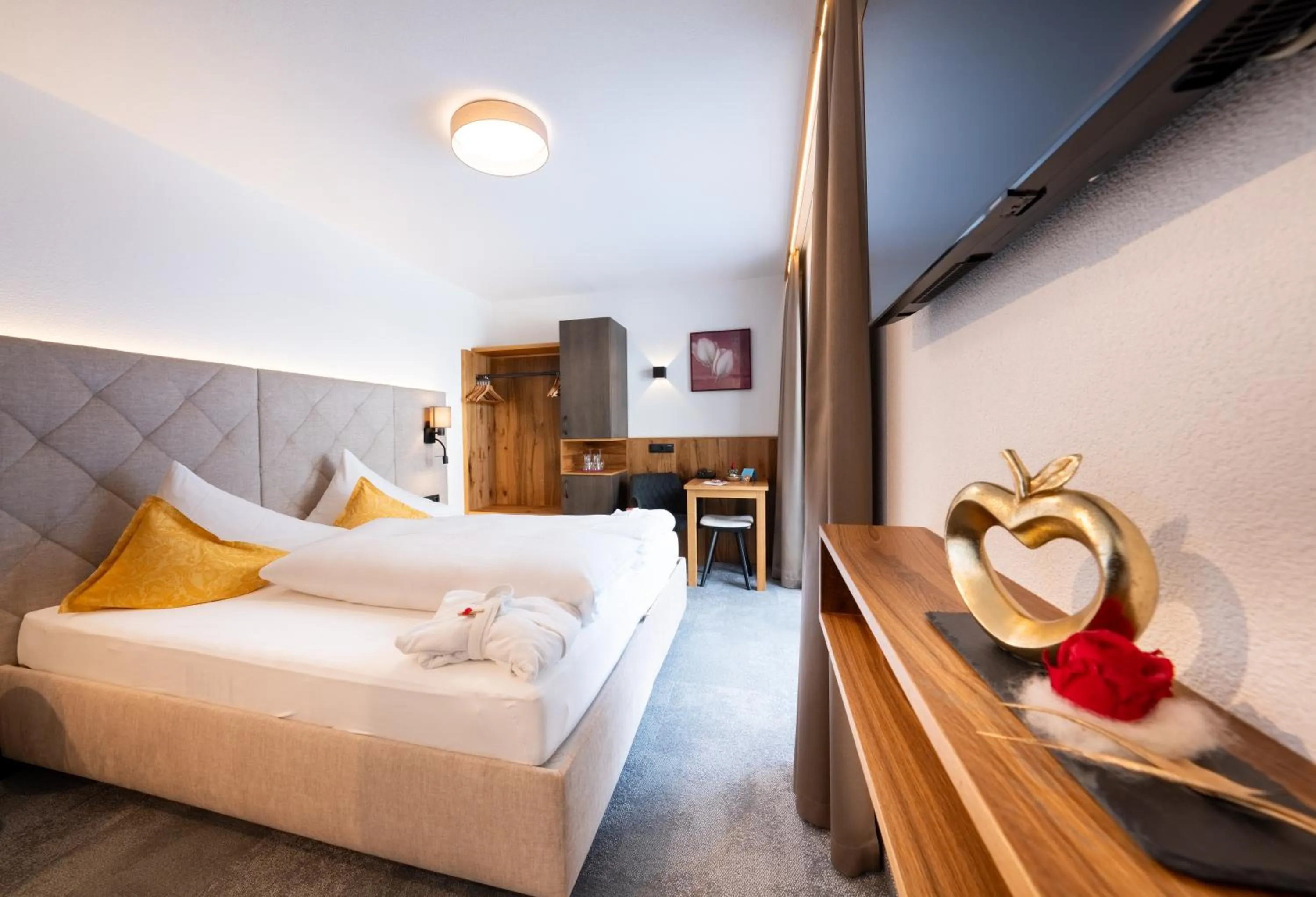 Bed in Alpenresidenz Trisanna