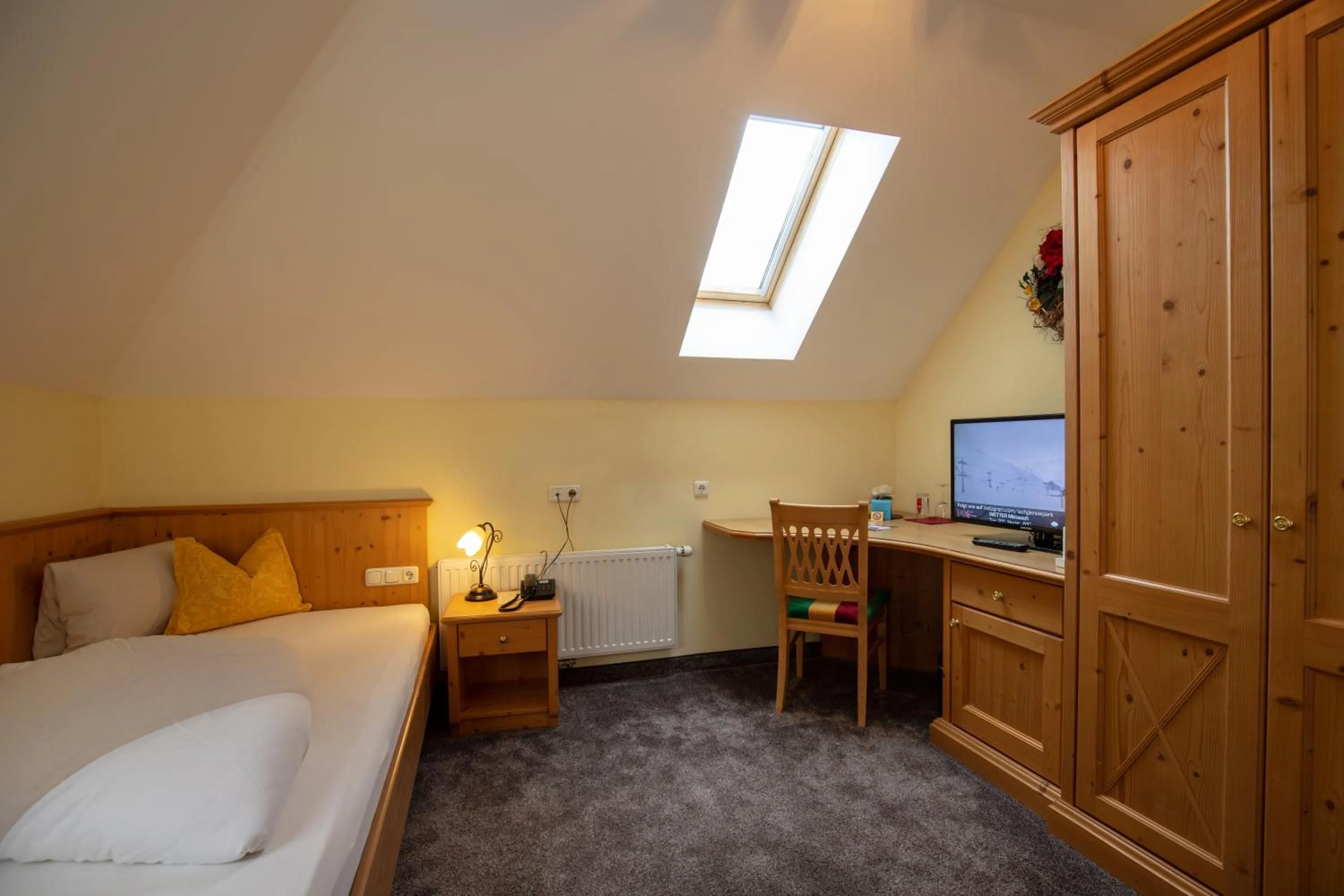 Bed in Alpenresidenz Trisanna