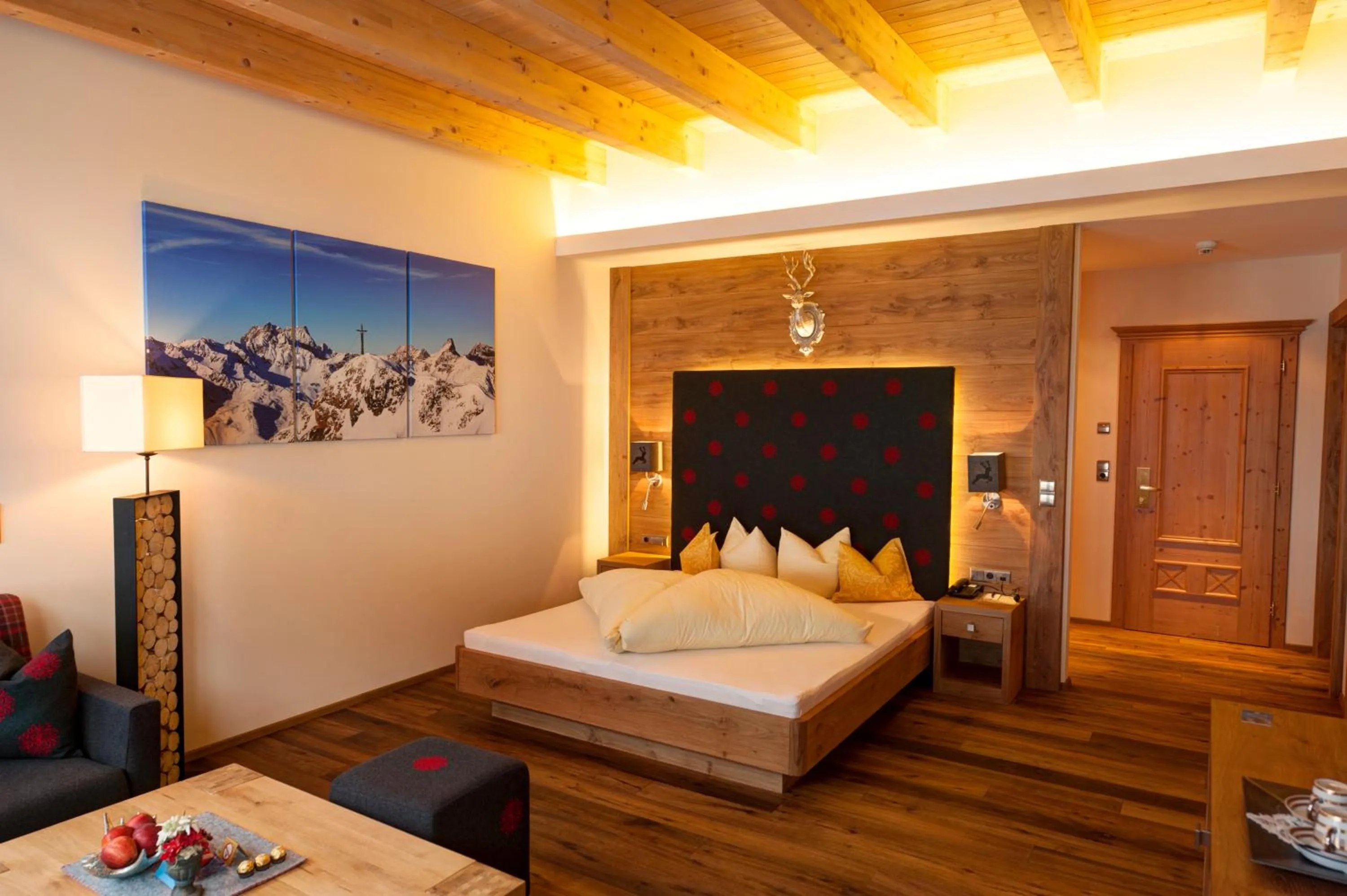 Photo of the whole room, Bed in Alpenresidenz Trisanna