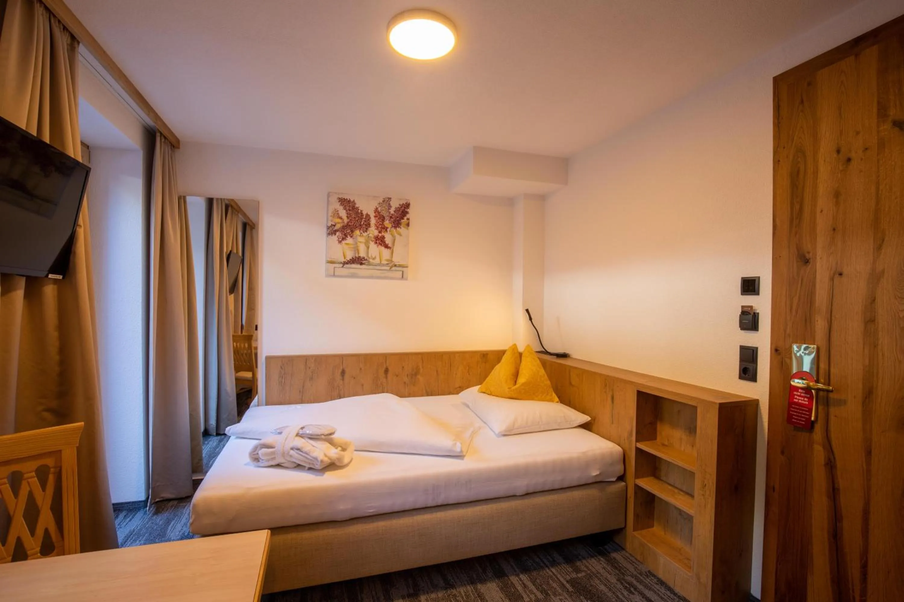 Bed in Alpenresidenz Trisanna