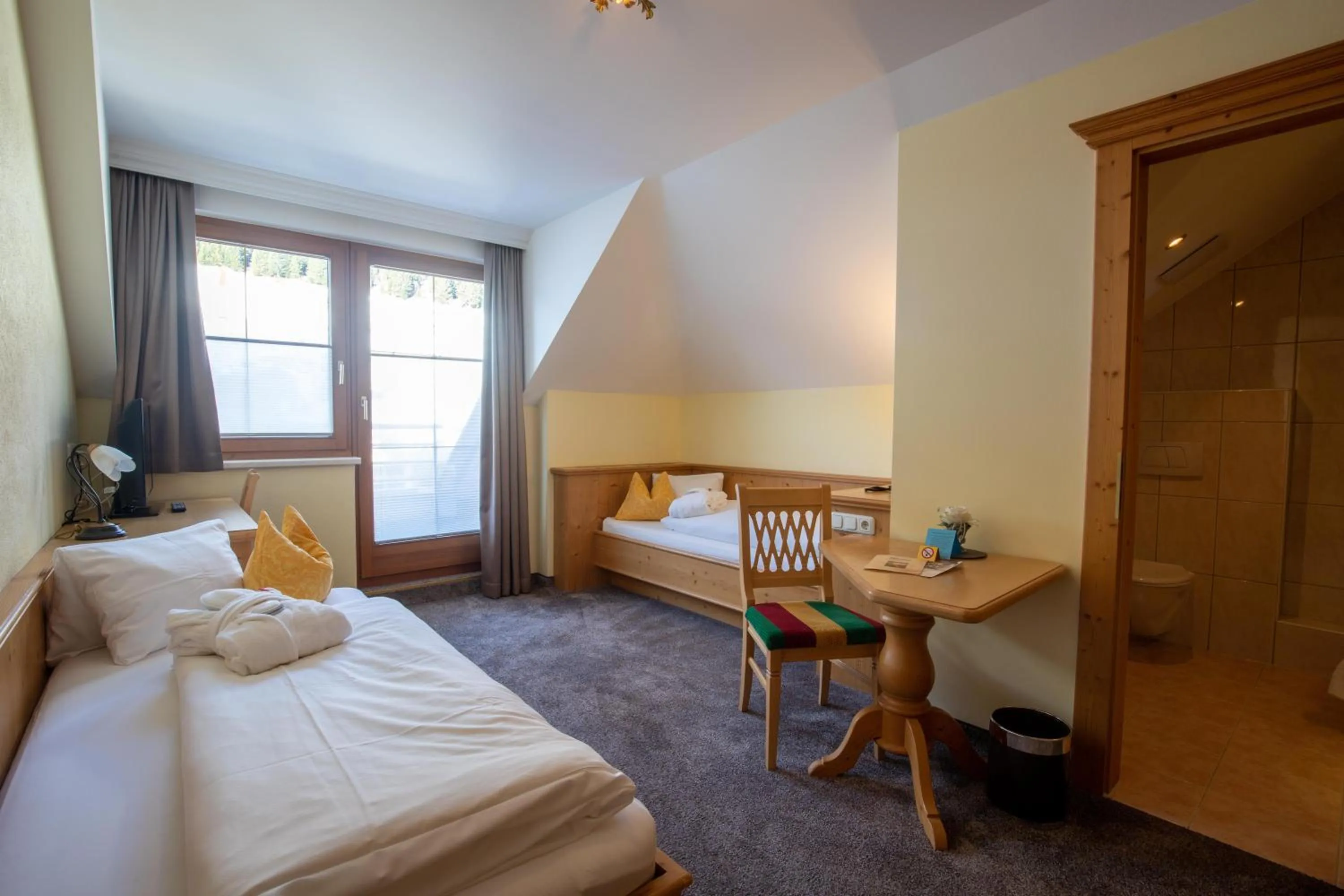 Bed in Alpenresidenz Trisanna