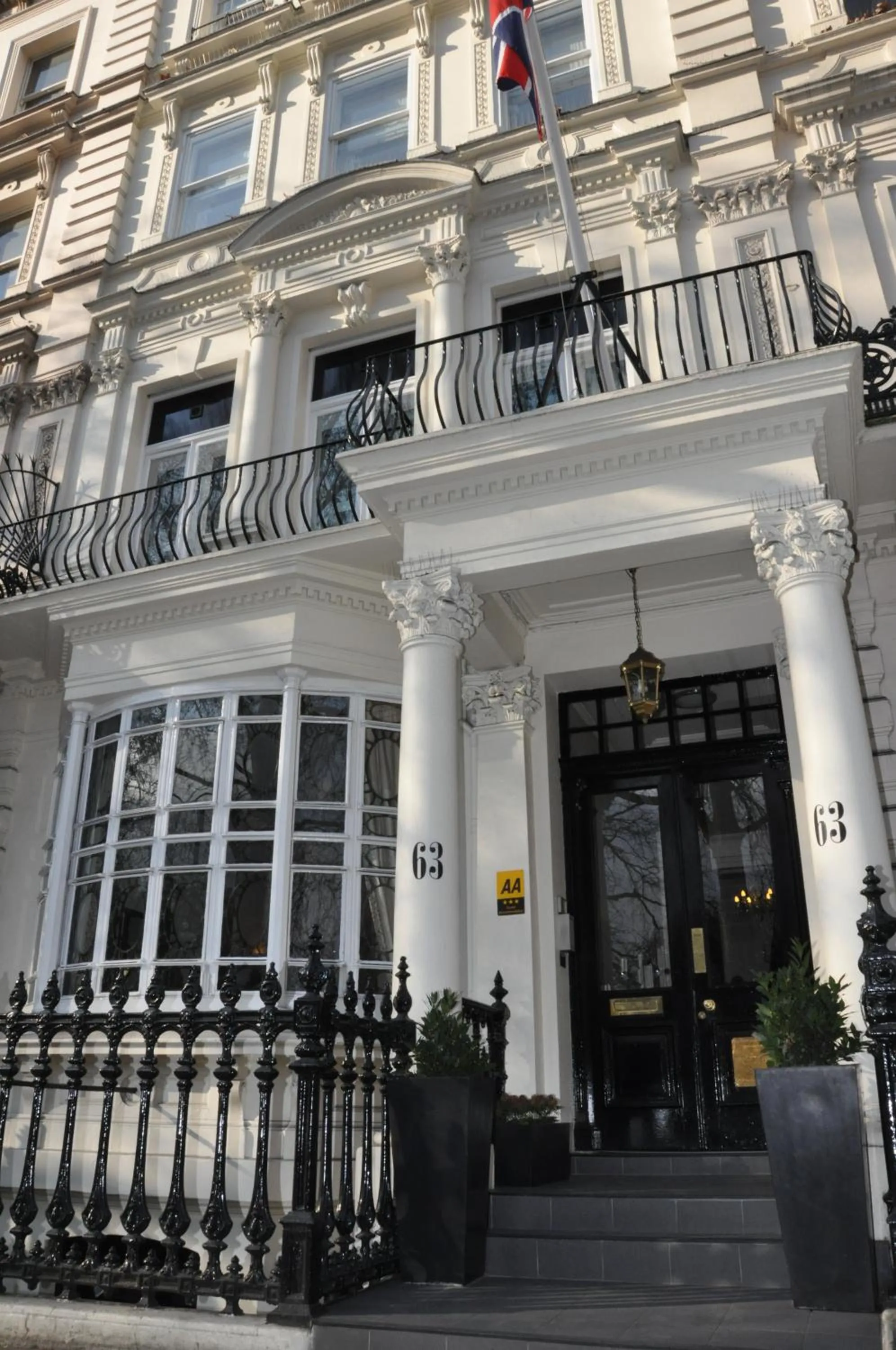 Facade/entrance in Hotel 63