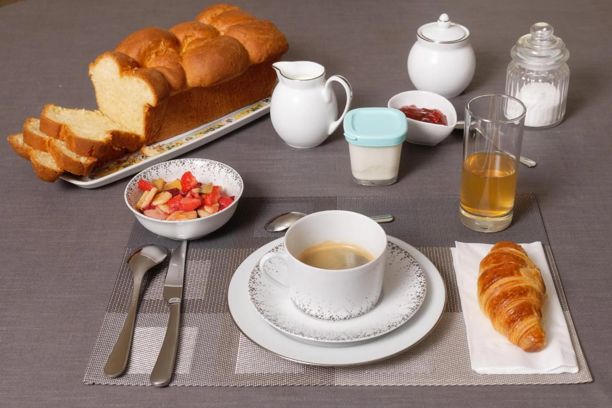 Continental breakfast in Le Clos Magedon