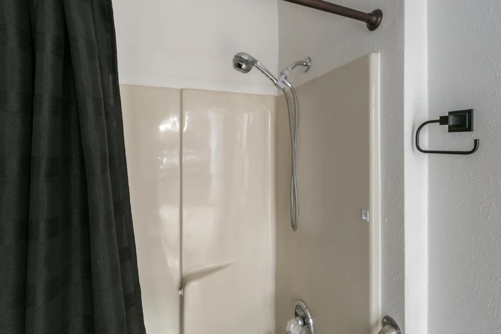 Bathroom in DreamCatcher