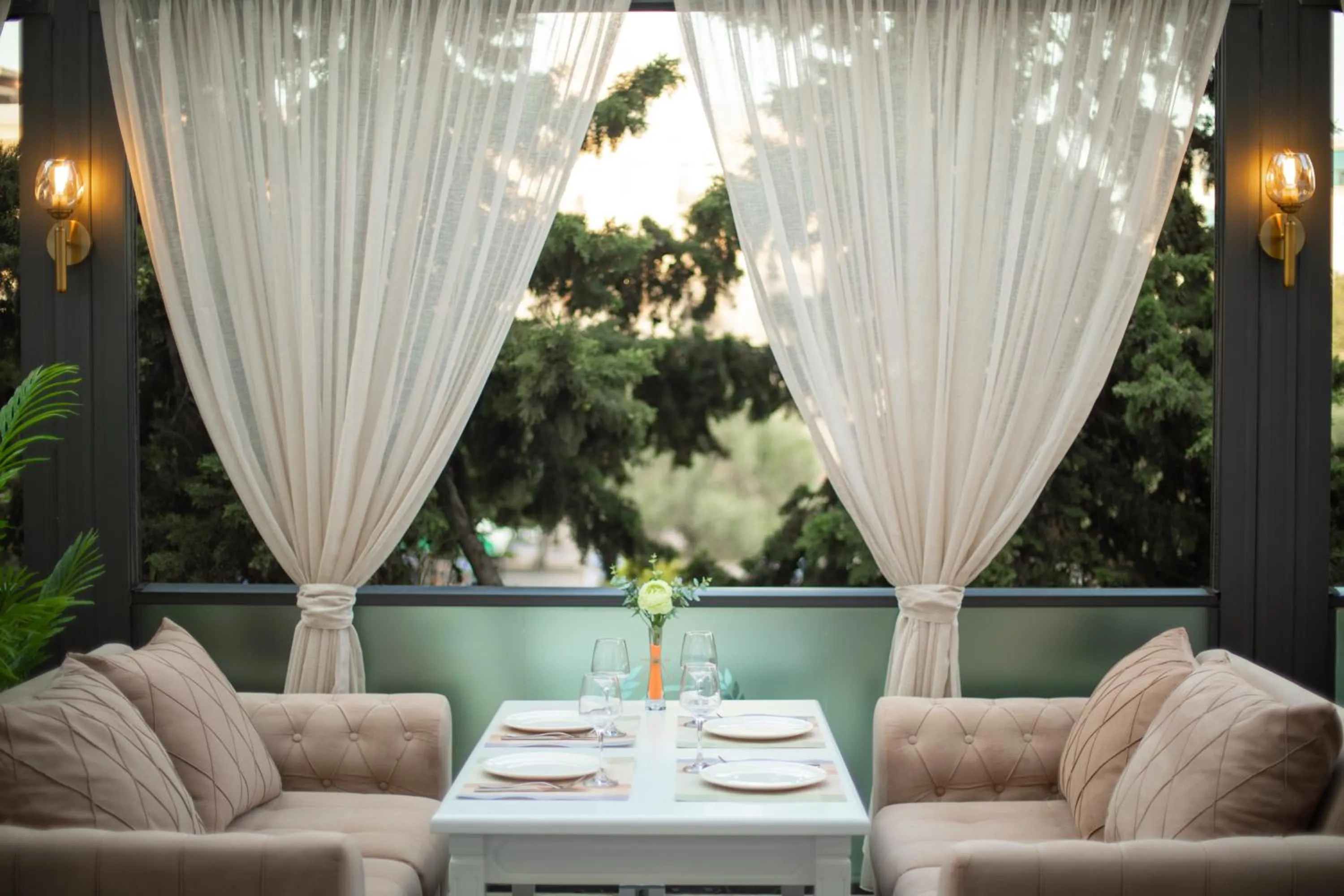 Restaurant/places to eat in Grand Hotel Baku Central Park