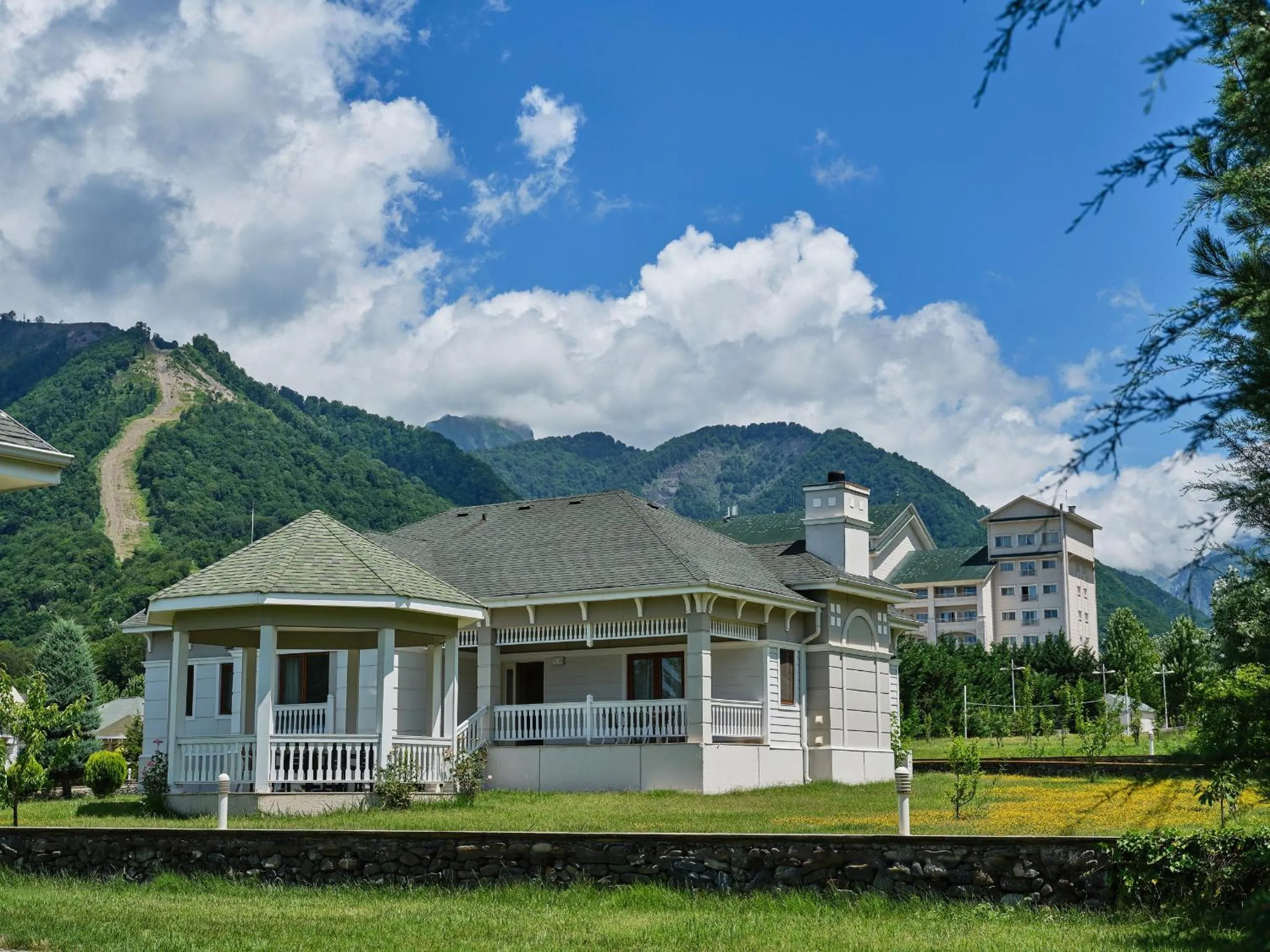 Three-Bedroom Villa in Qafqaz Riverside Hotel