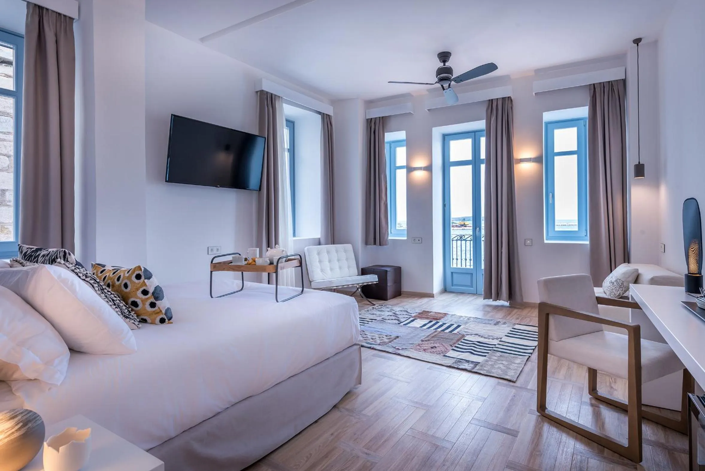 Bed in Shapes Luxury Suites