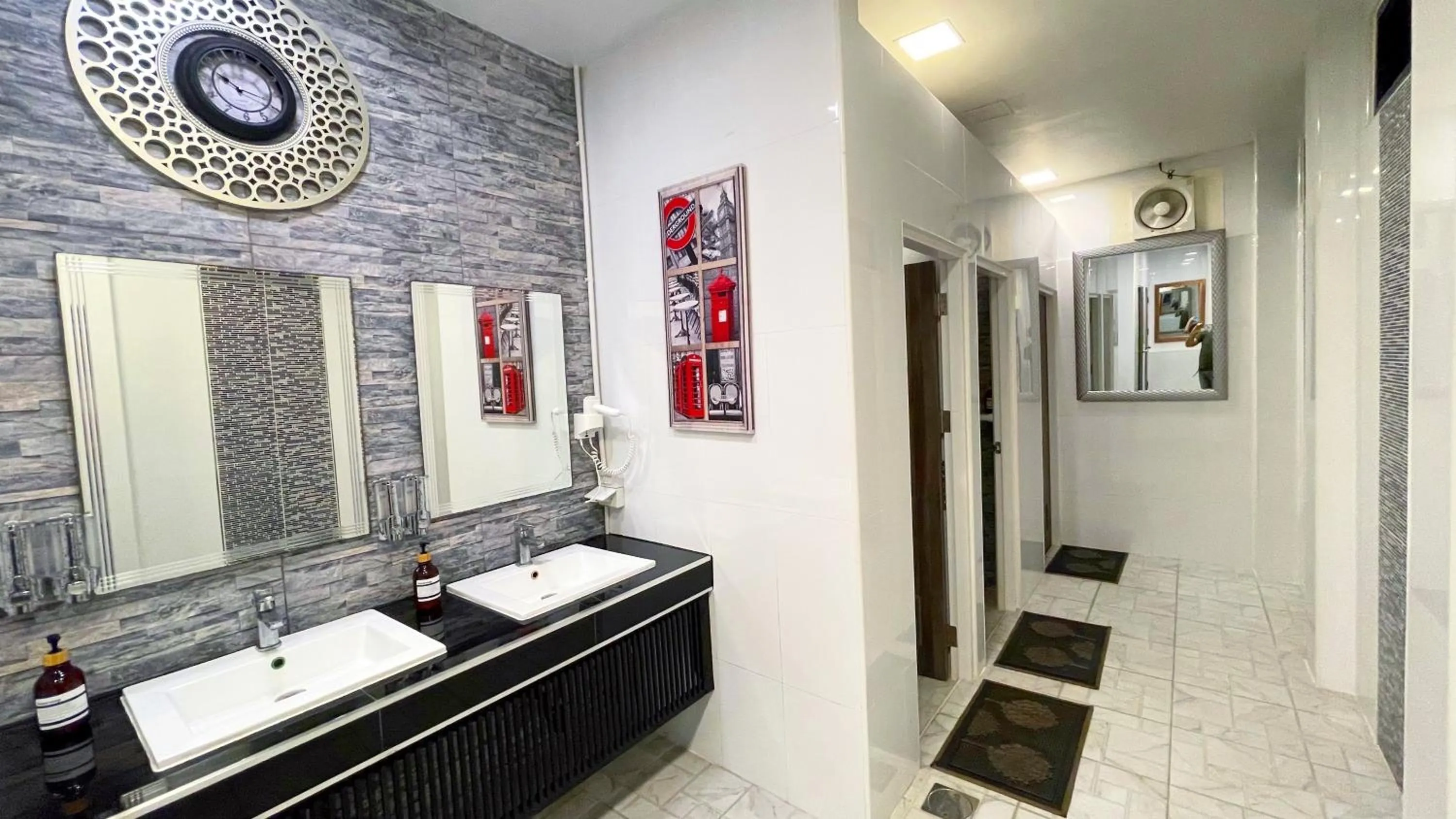 Bathroom in Beach Gallery House