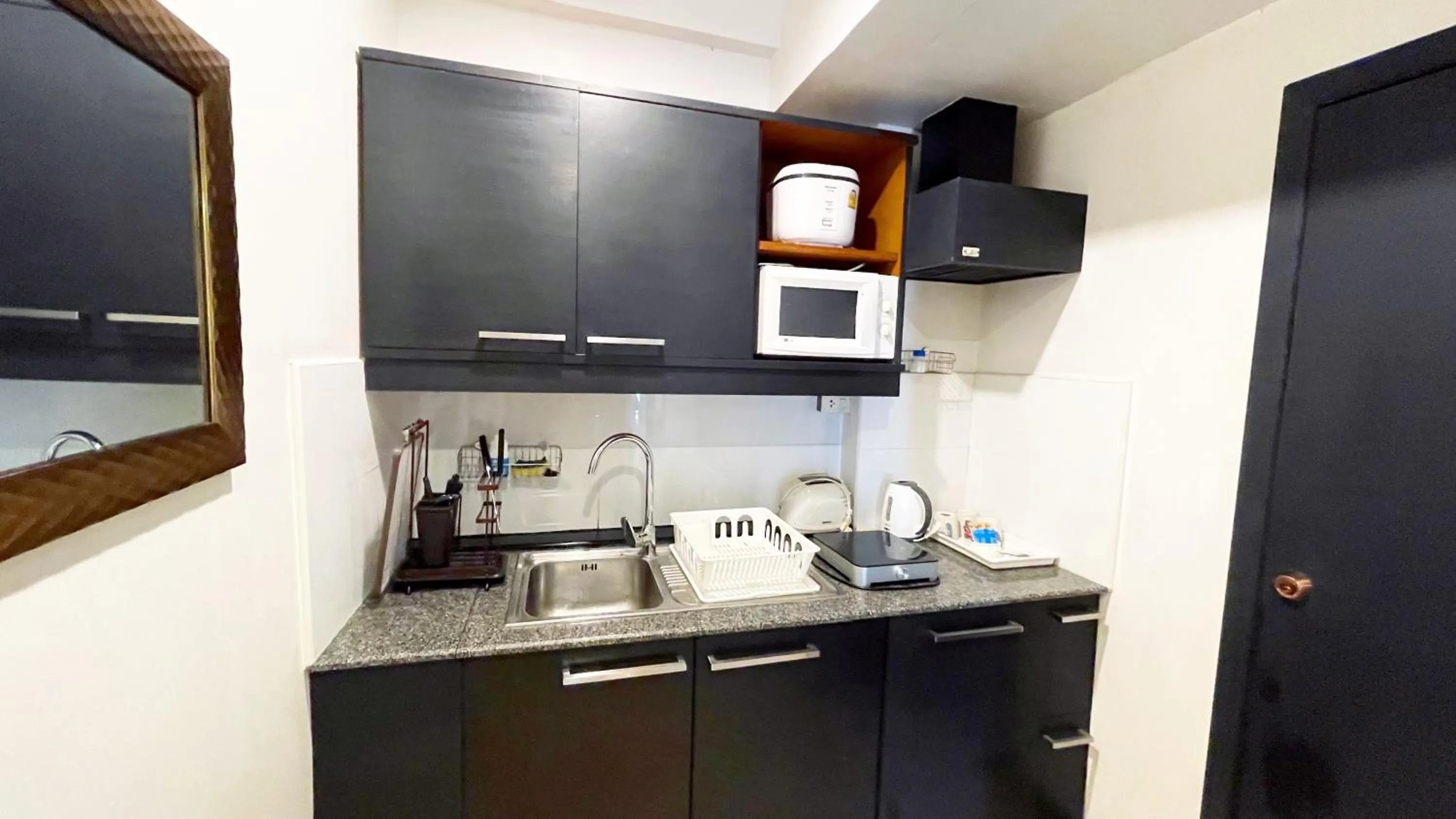 Kitchen or kitchenette in Beach Gallery House