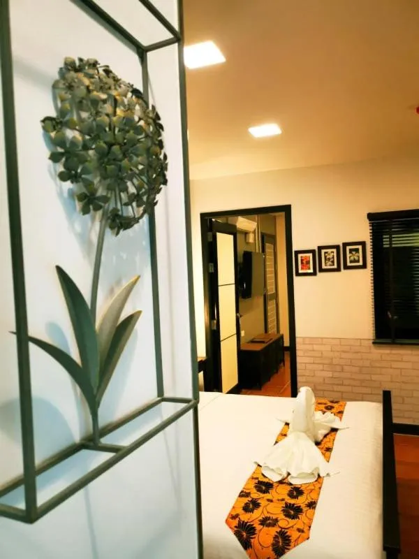 Bedroom, Bed in Beach Gallery House