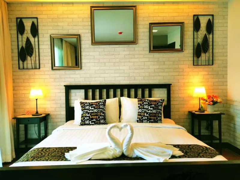 Bedroom, Bed in Beach Gallery House