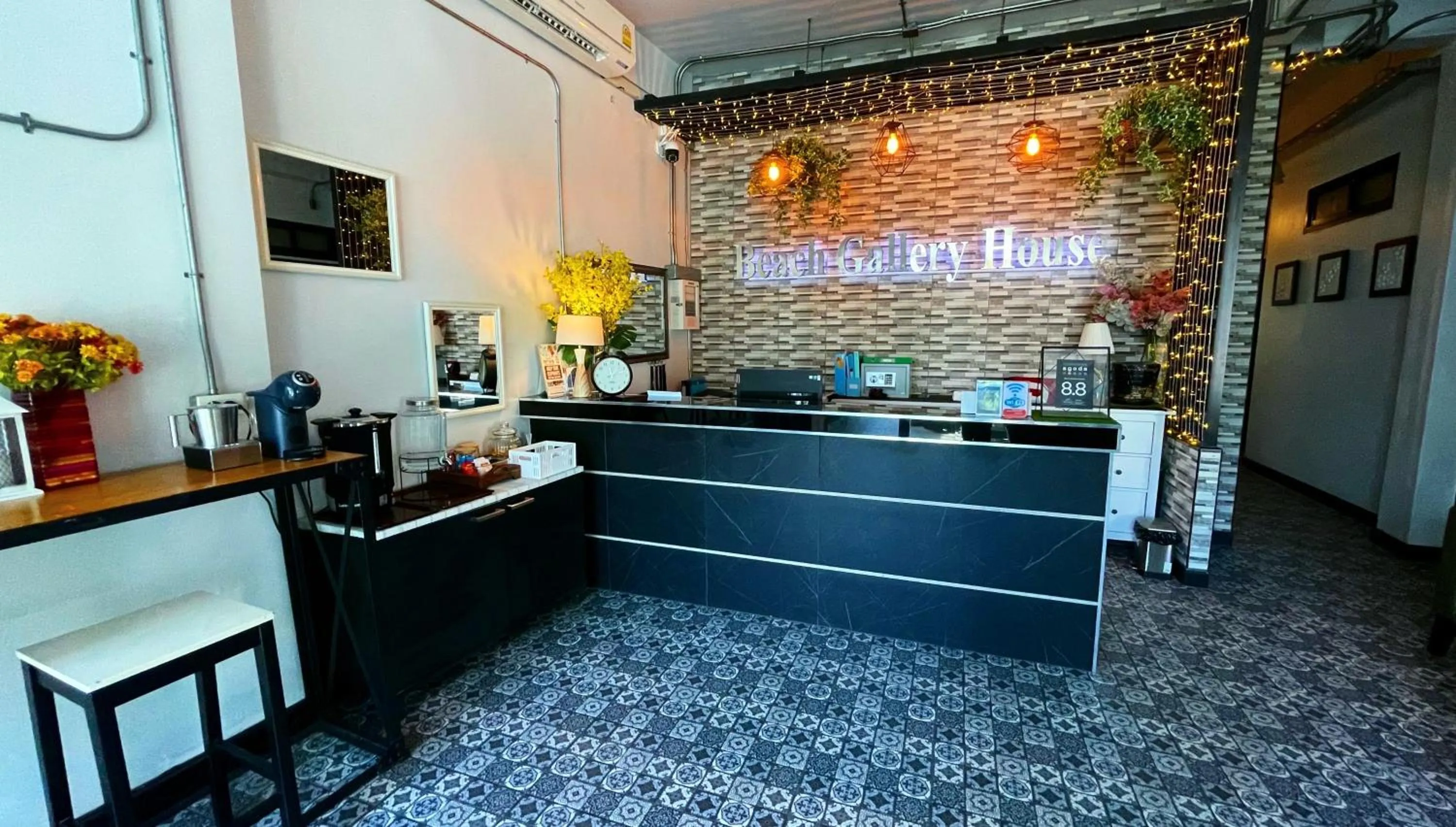 Coffee/tea facilities in Beach Gallery House