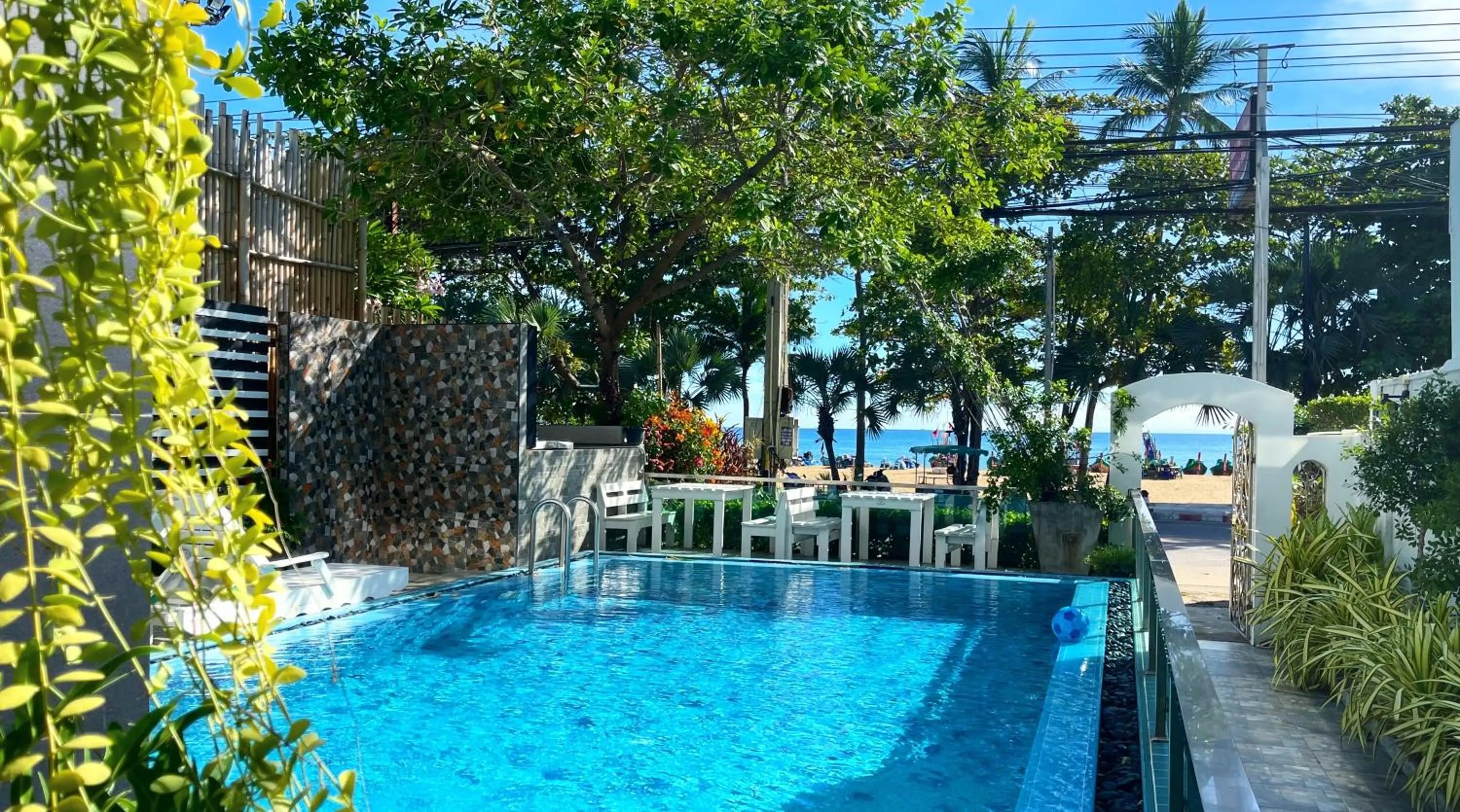 Pool view in Beach Gallery House