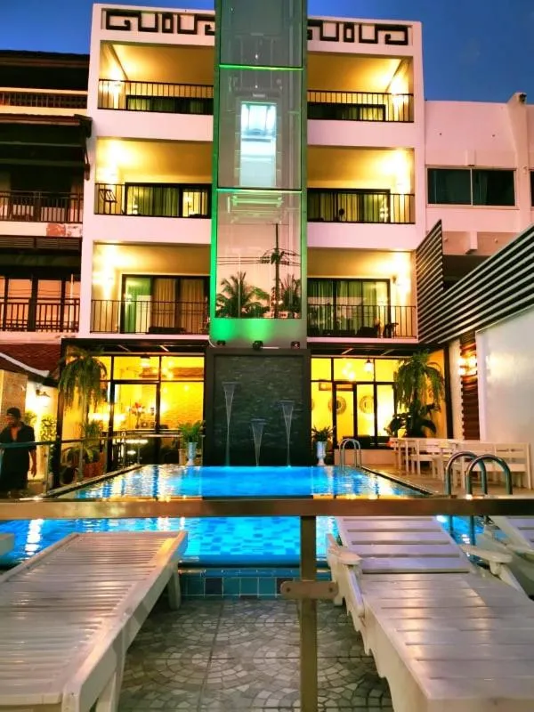 Property building in Beach Gallery House