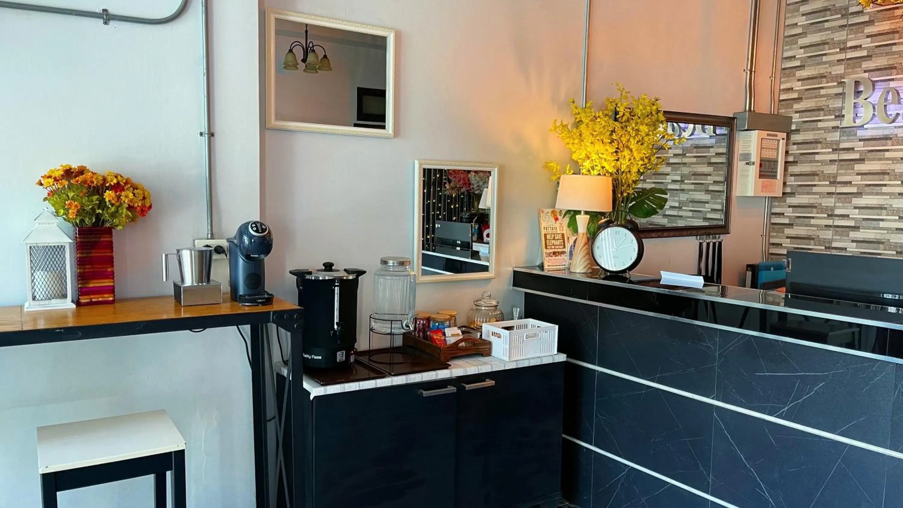 Coffee/tea facilities in Beach Gallery House
