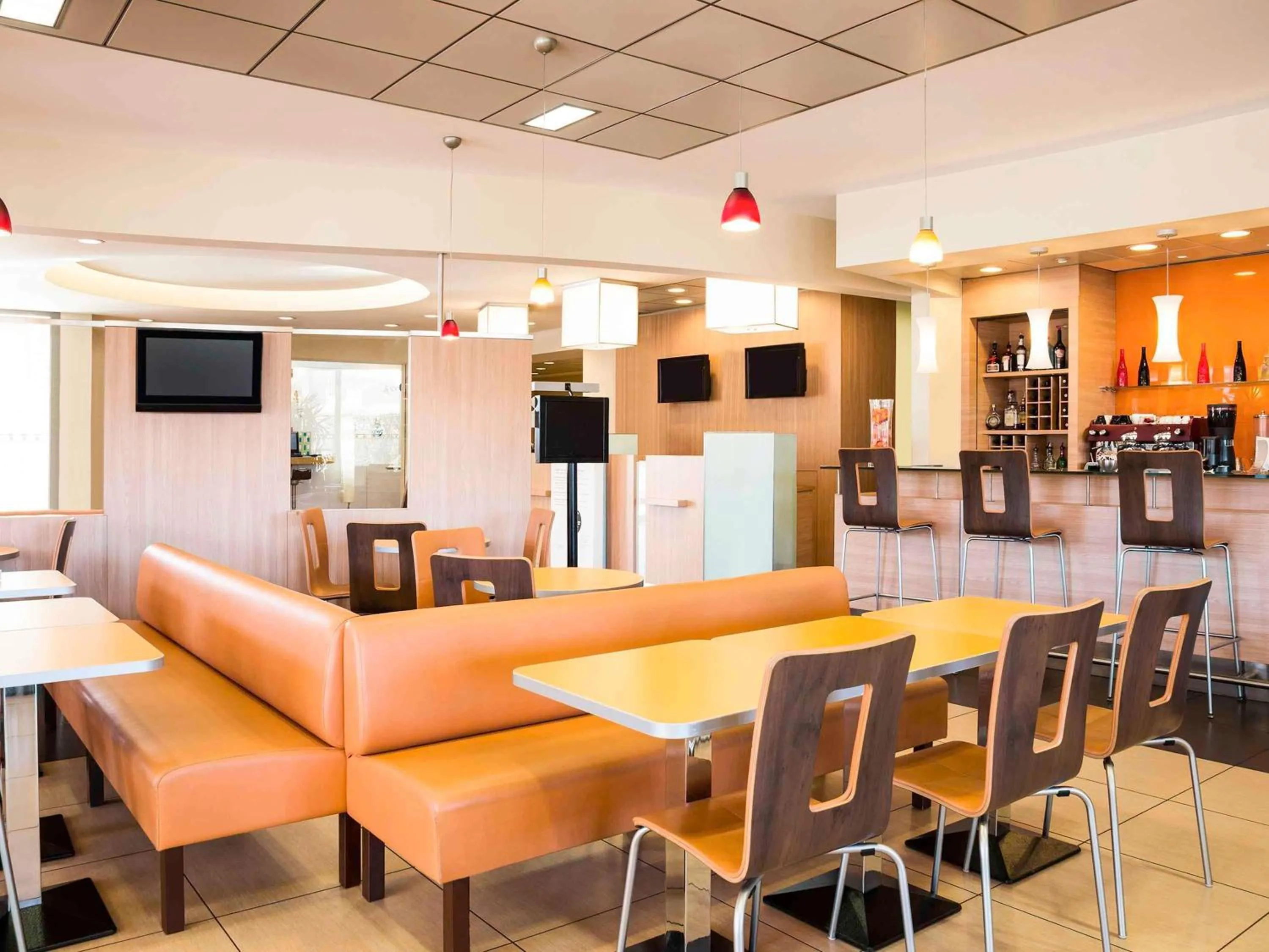 Lounge or bar in Ibis Como