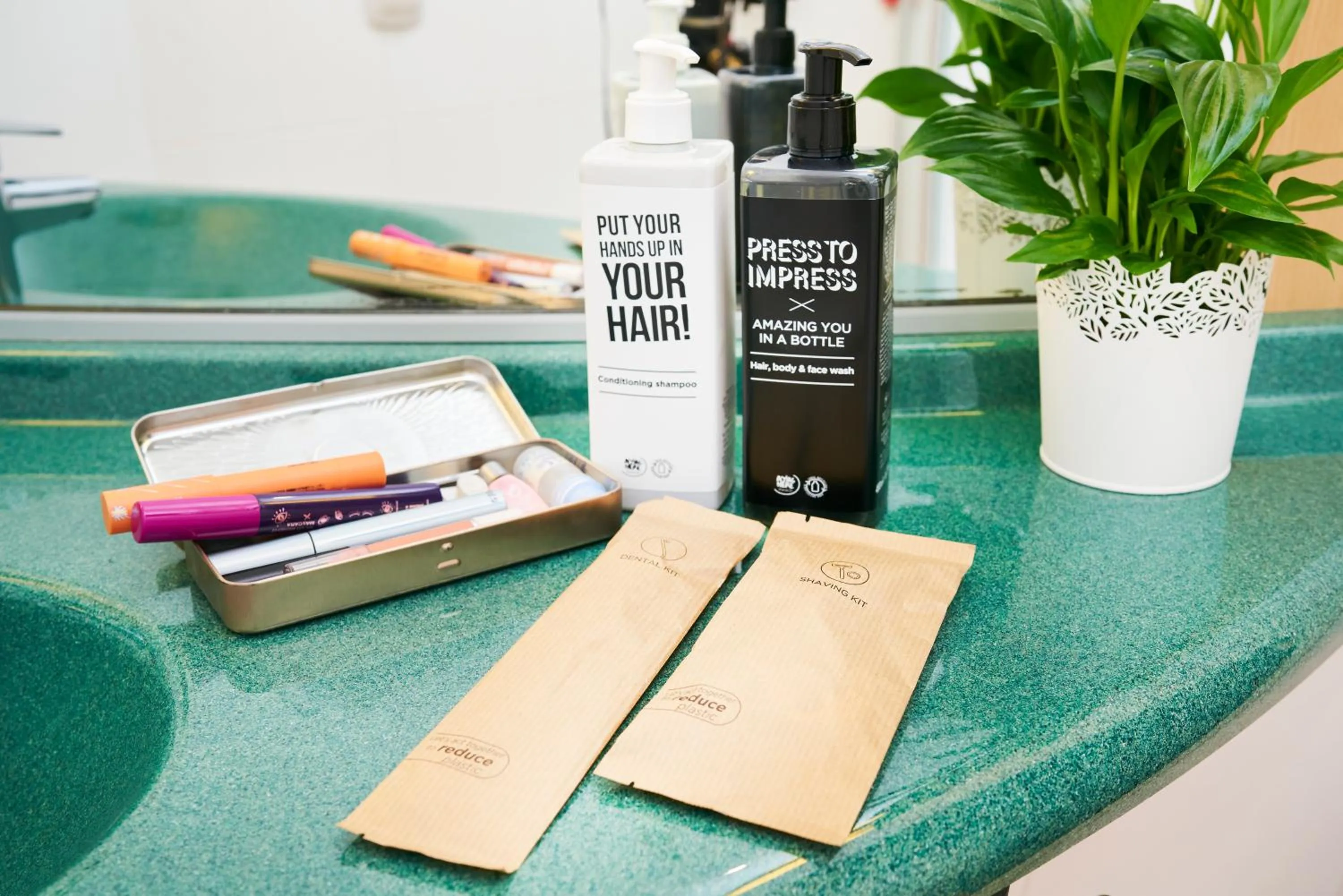 Bathroom in Ibis Como