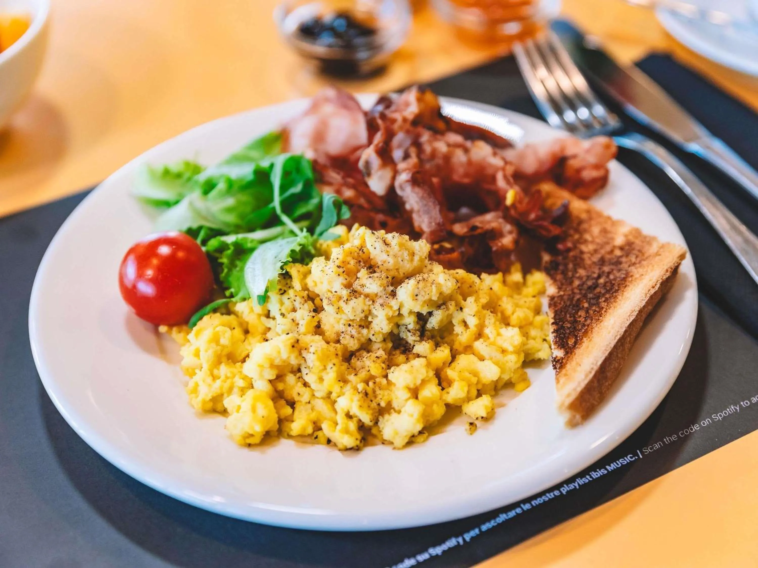 Breakfast in Ibis Como