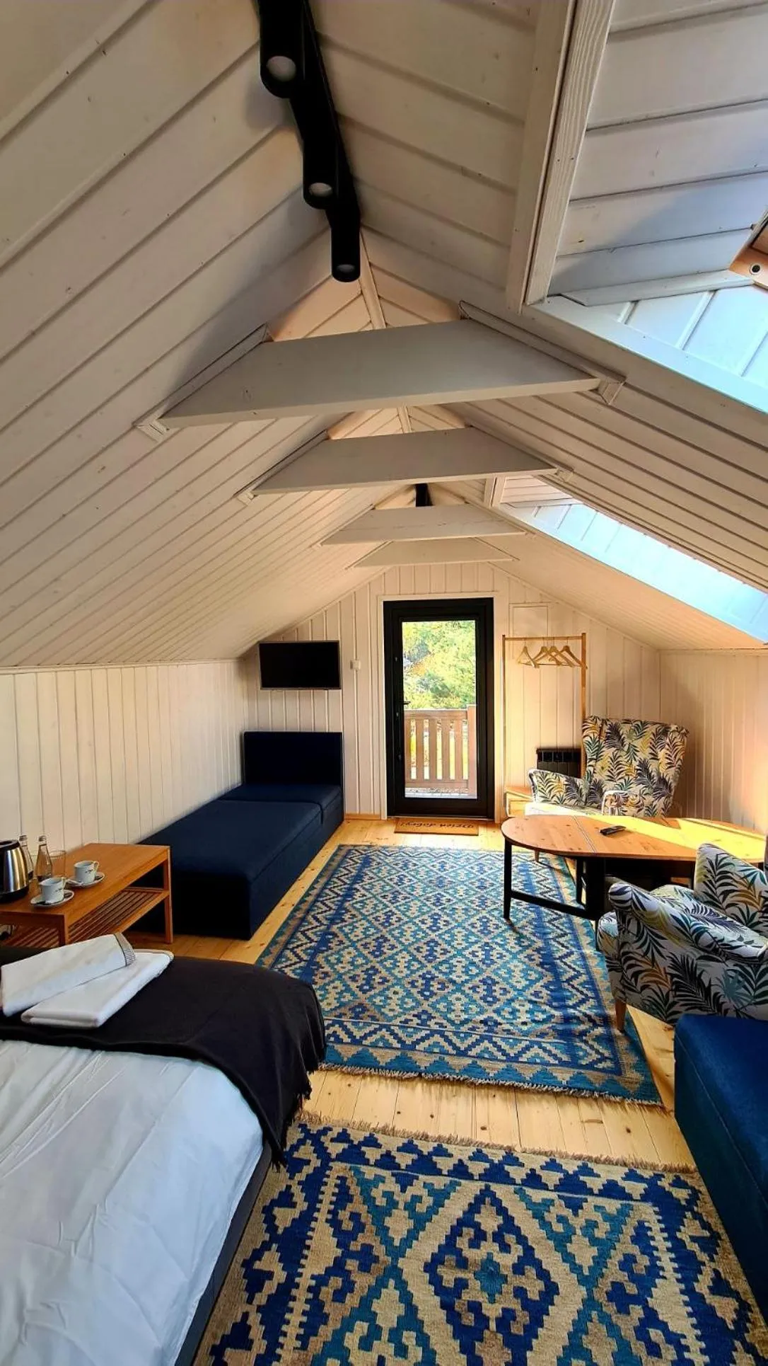 Property building, Bed in Oberża pod Złotym Prosiakiem