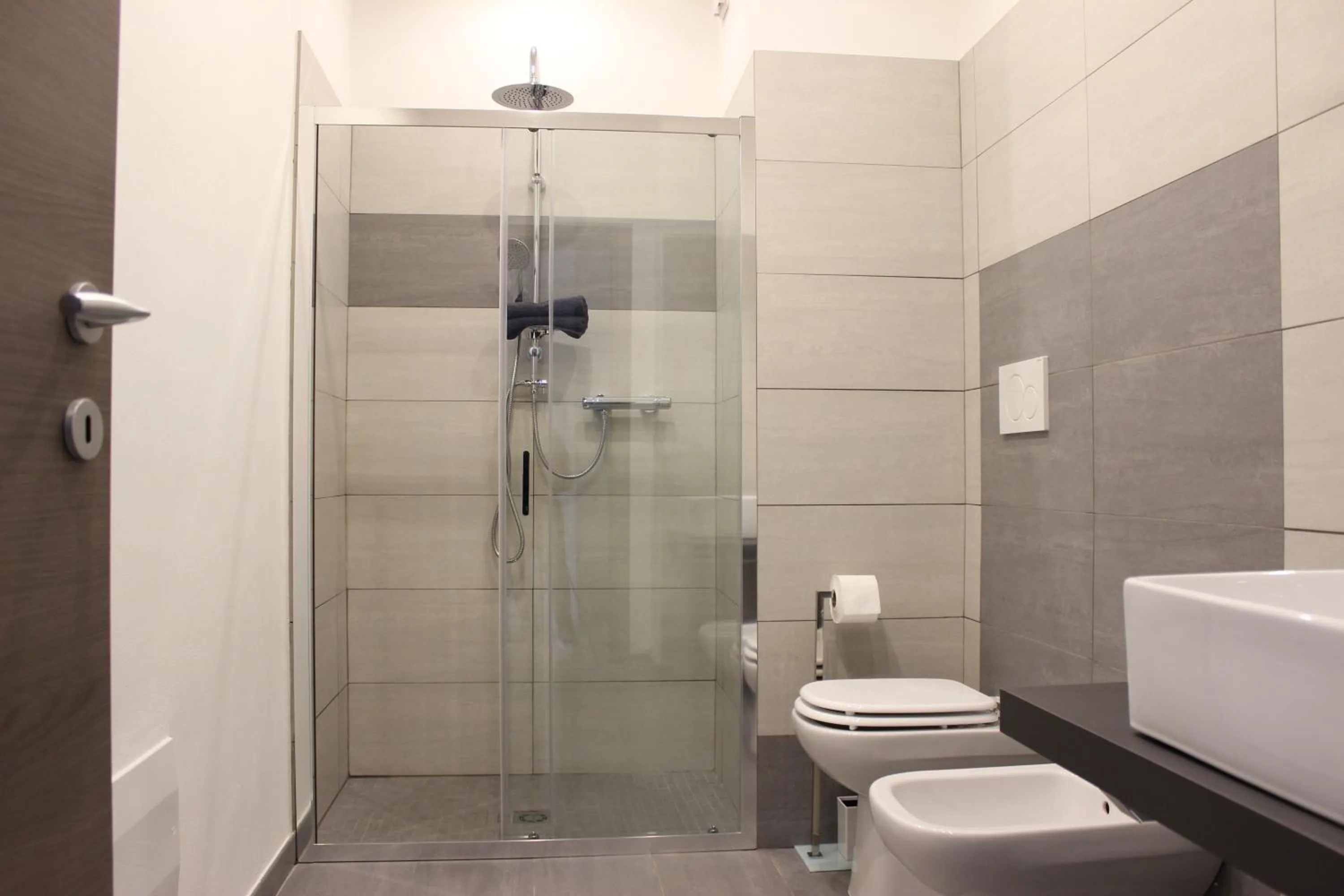 Shower in Residenza Guglielmo - Free Parking
