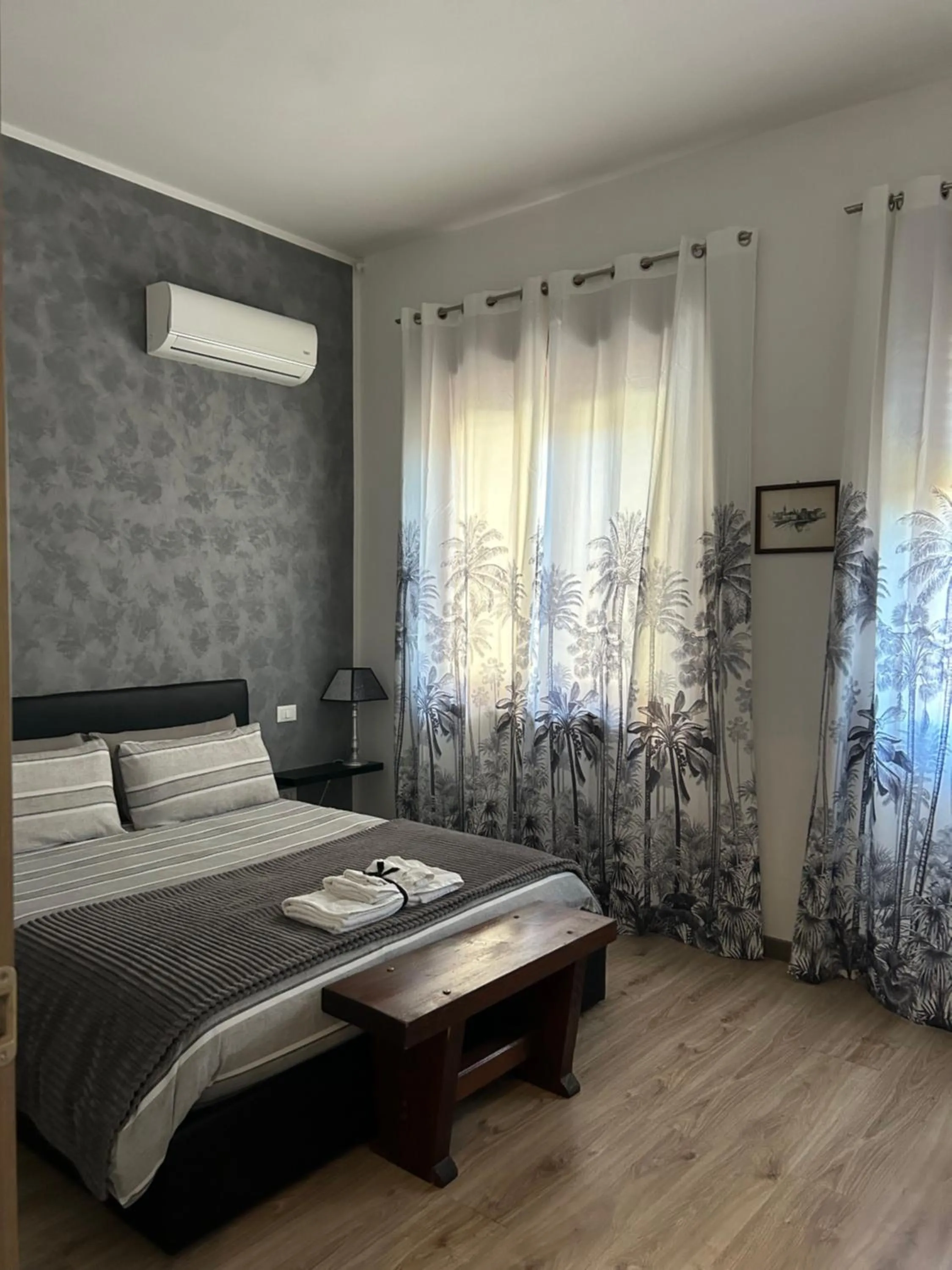 Bed in Residenza Guglielmo - Free Parking