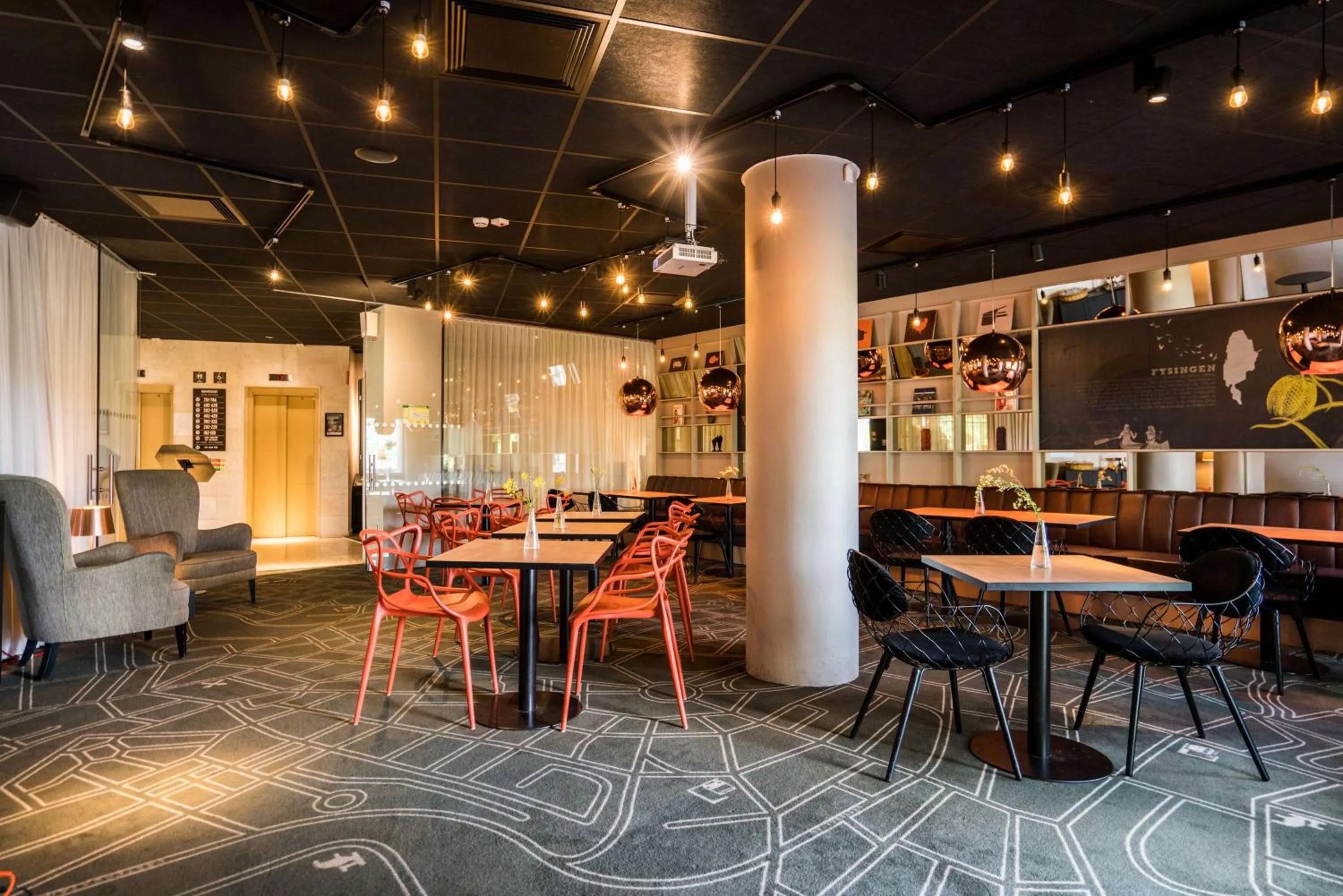 Restaurant/places to eat in Scandic Upplands Väsby